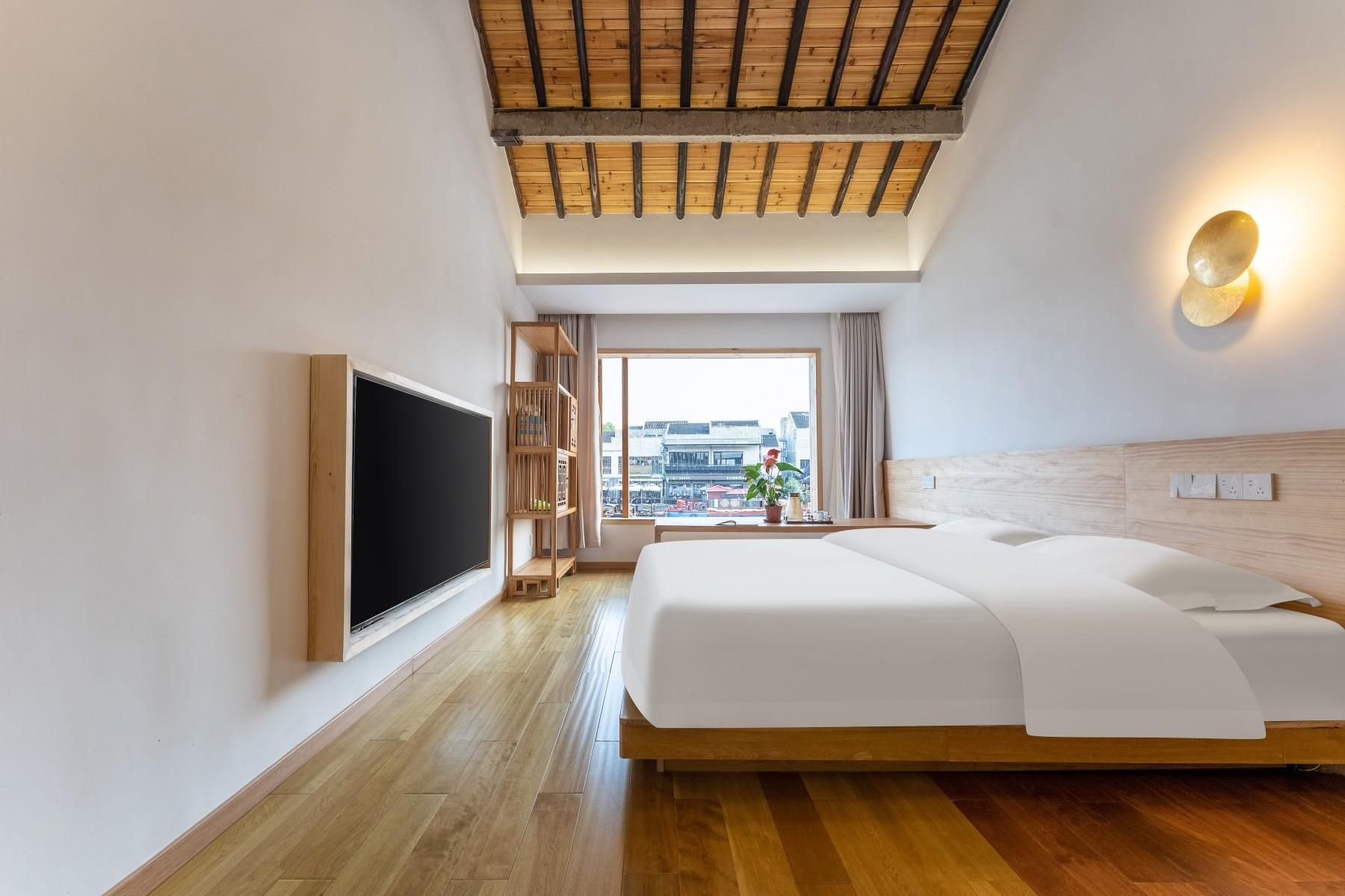 Tatami Queen Room