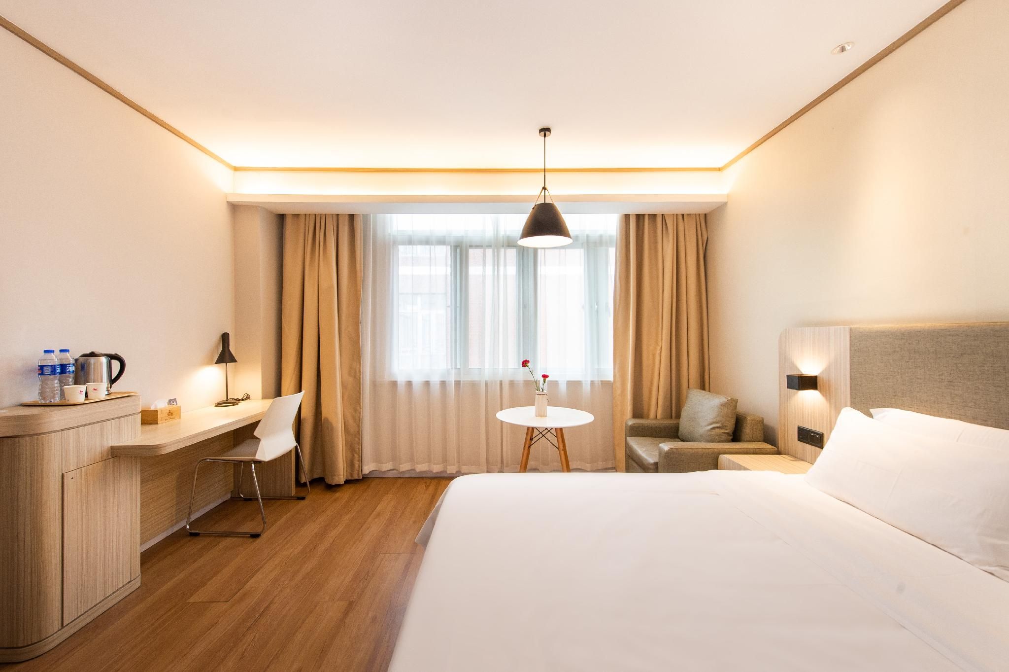 Business Queen Bed Room