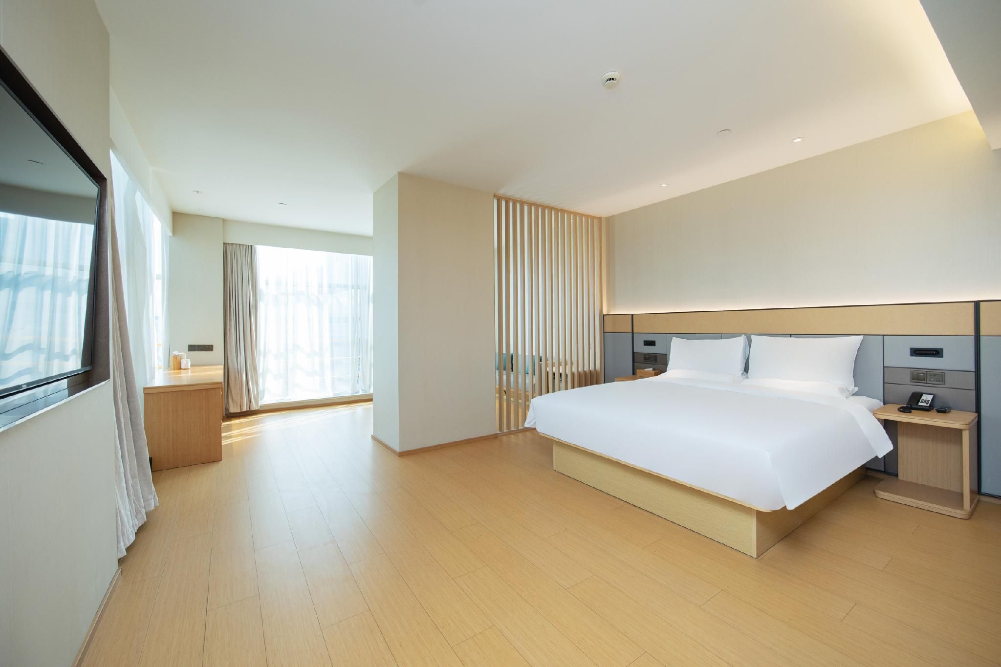 Huazhu - Deluxe Bed Room