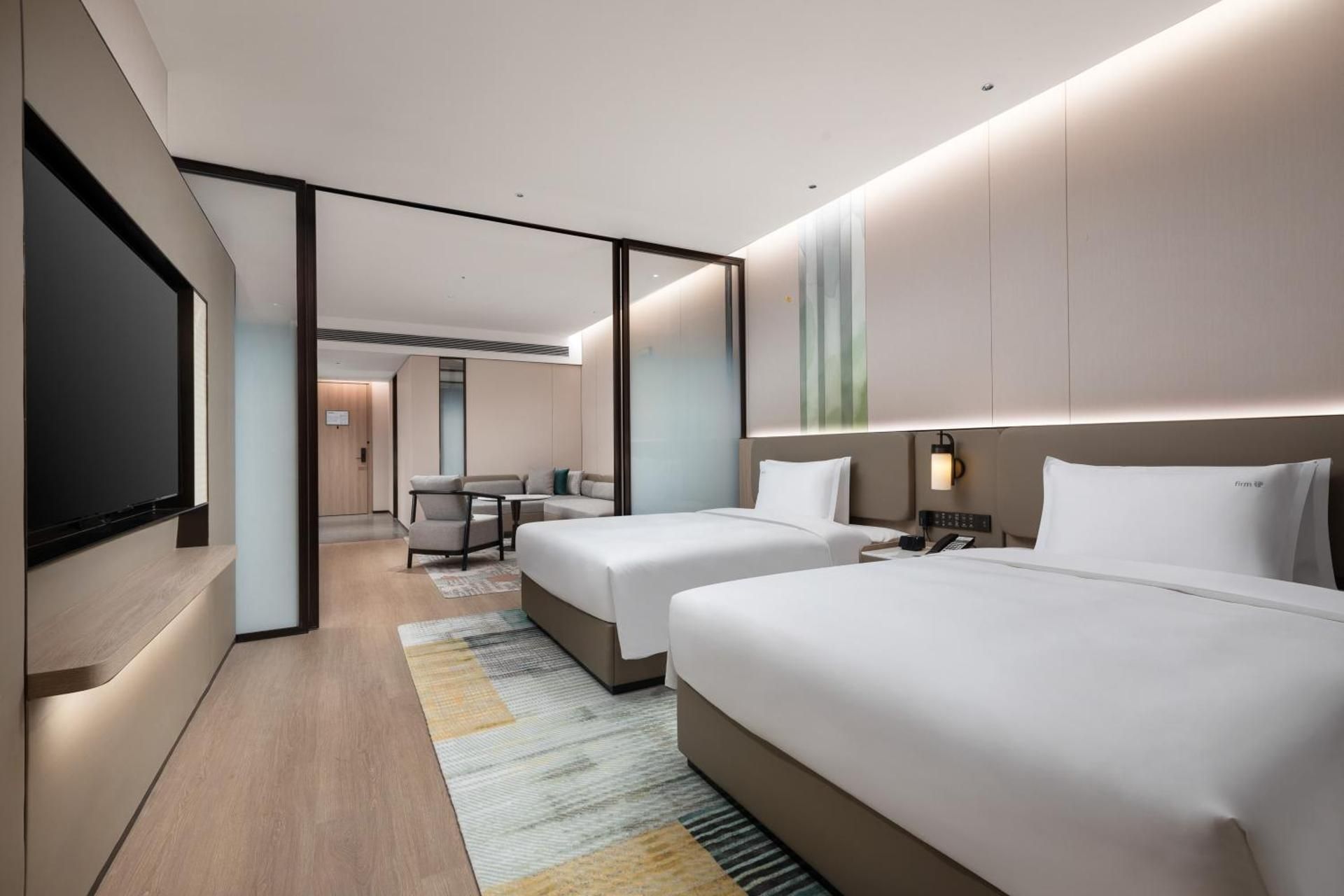 2 Queen Suite