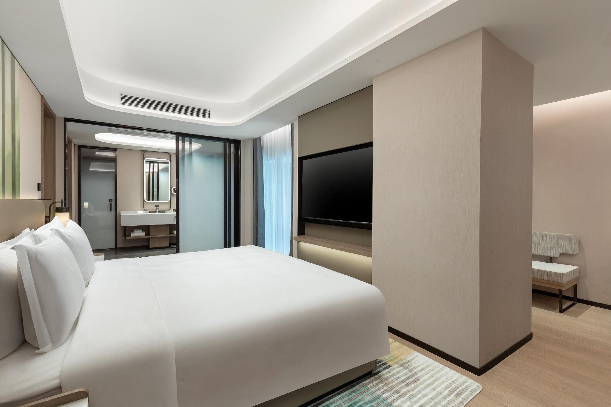 One Bedroom Suite City View
