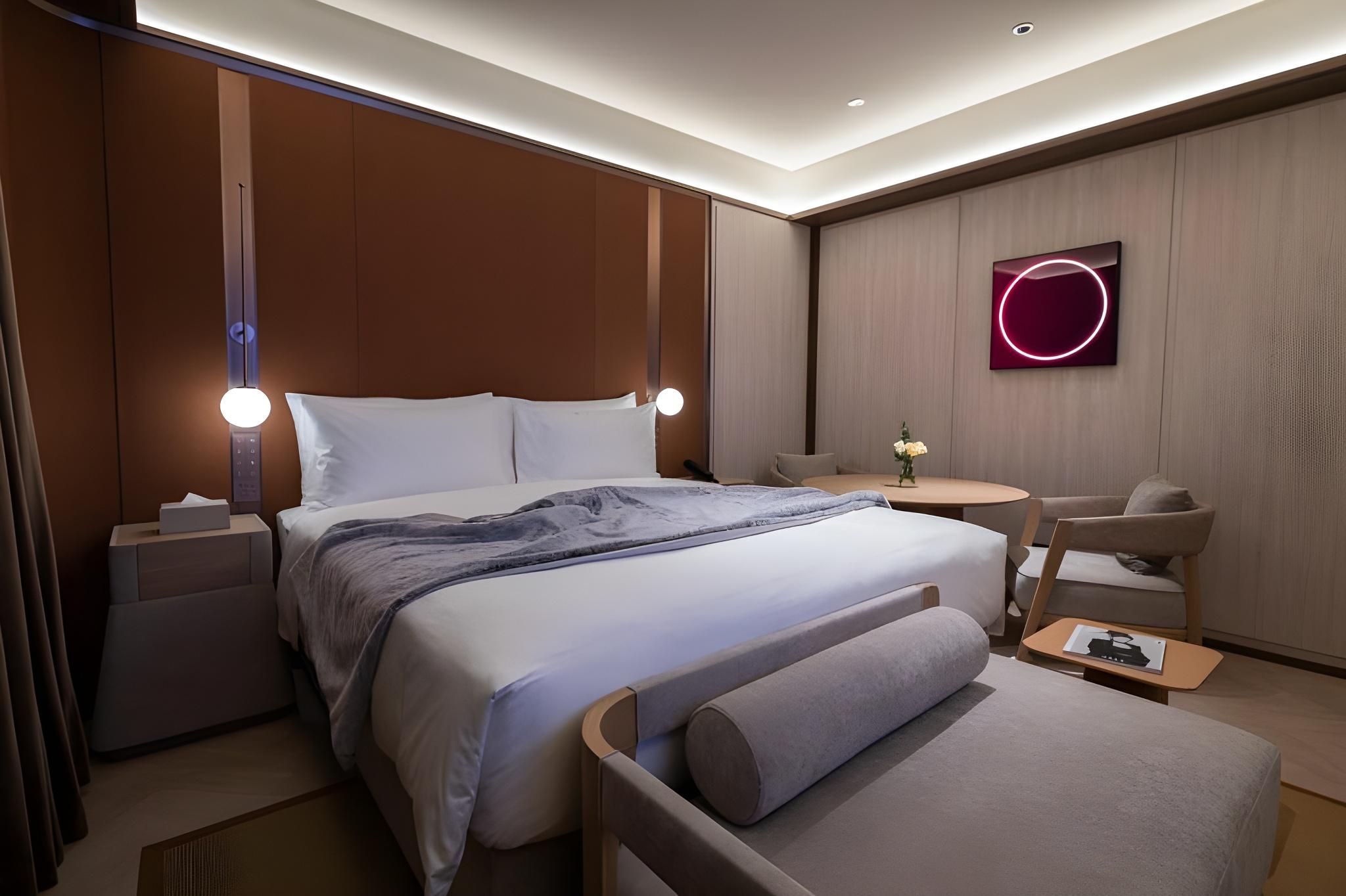 Business Queen Bed Room