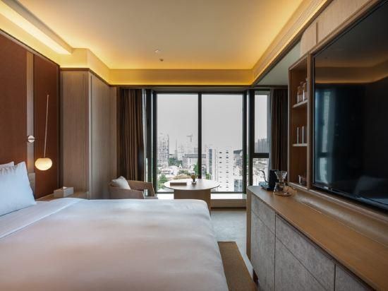 Huazhu - Deluxe Bed Room