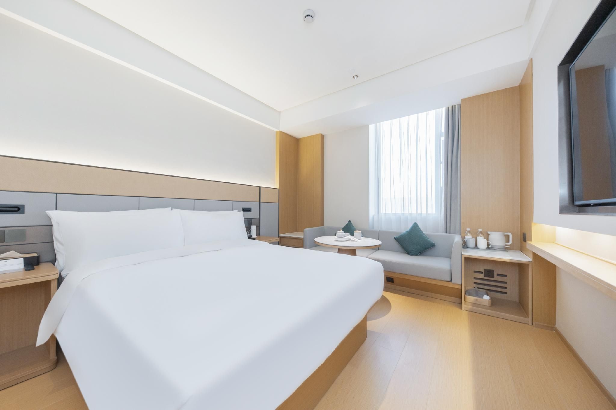 Queen Superior Room