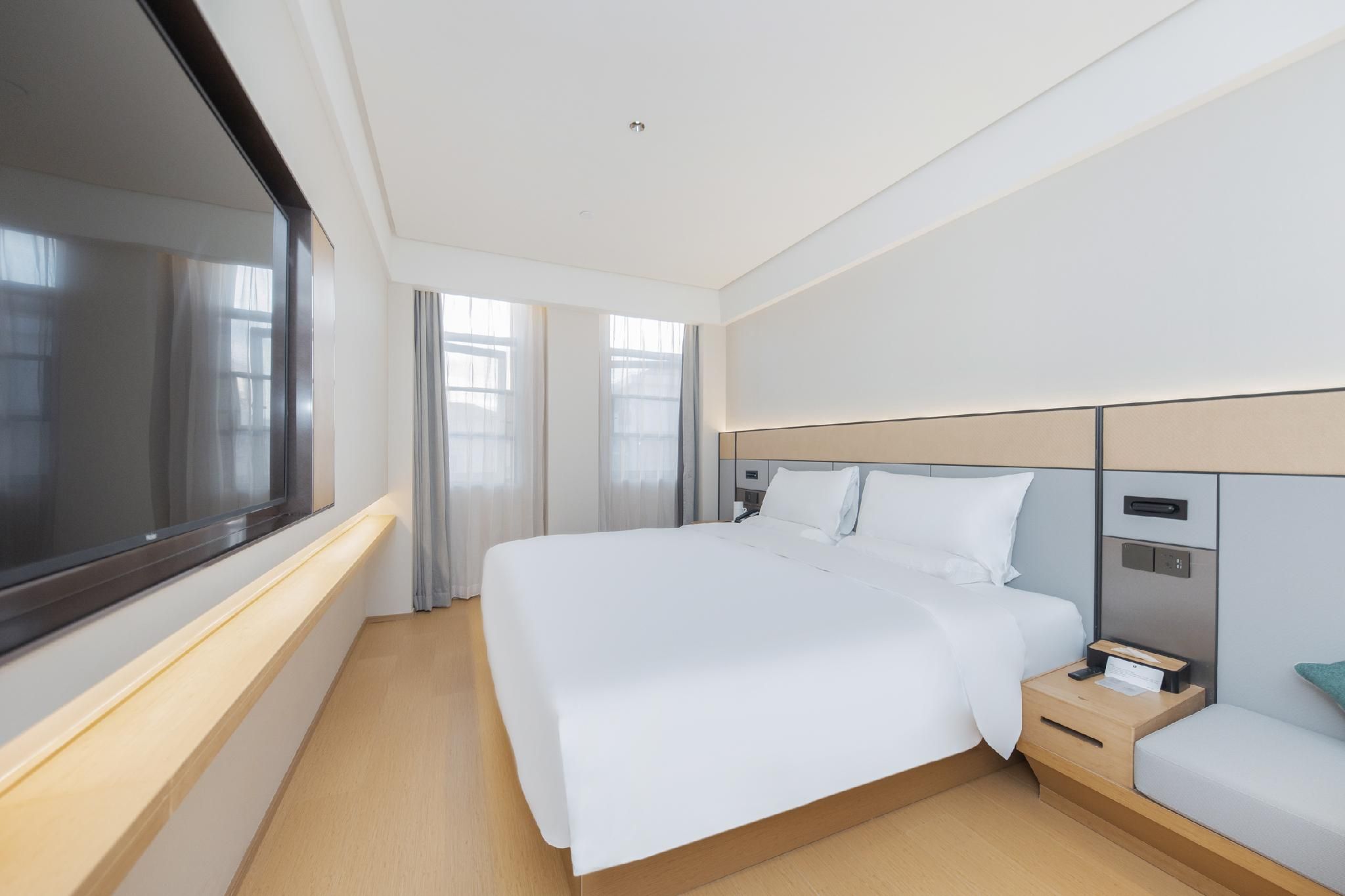 Business Queen Bed Room