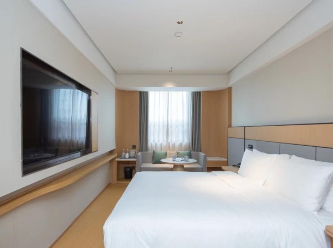 Queen Superior Room