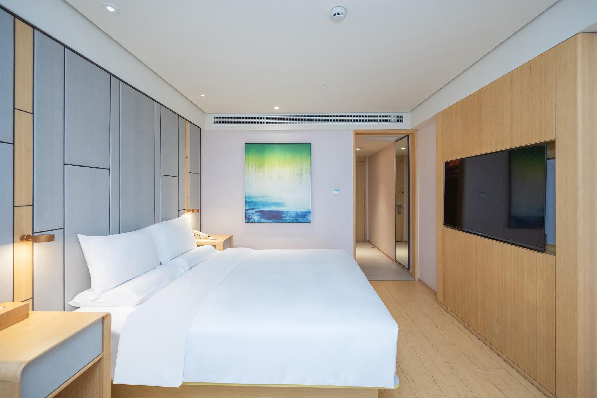 Business Queen Bed Room