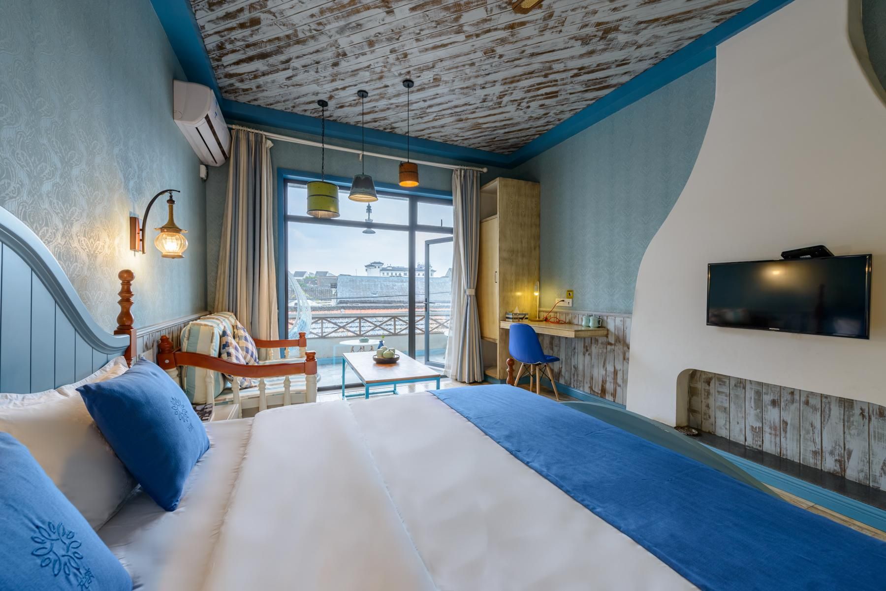 Balcony suite