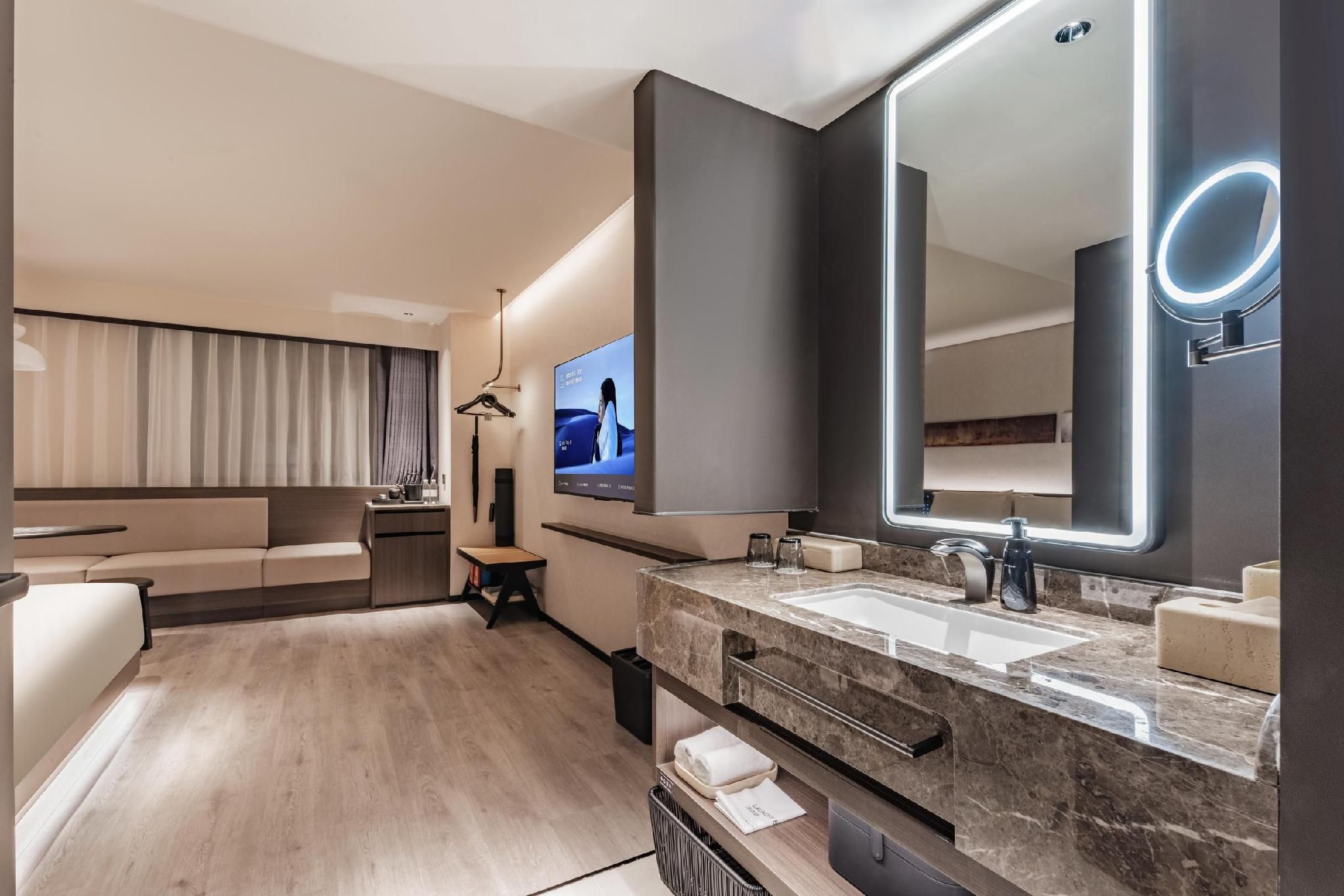 Atour Hotel Shanghai Xujiahui Stadium Atour - Deep Sleep Premier 1 Bed Room