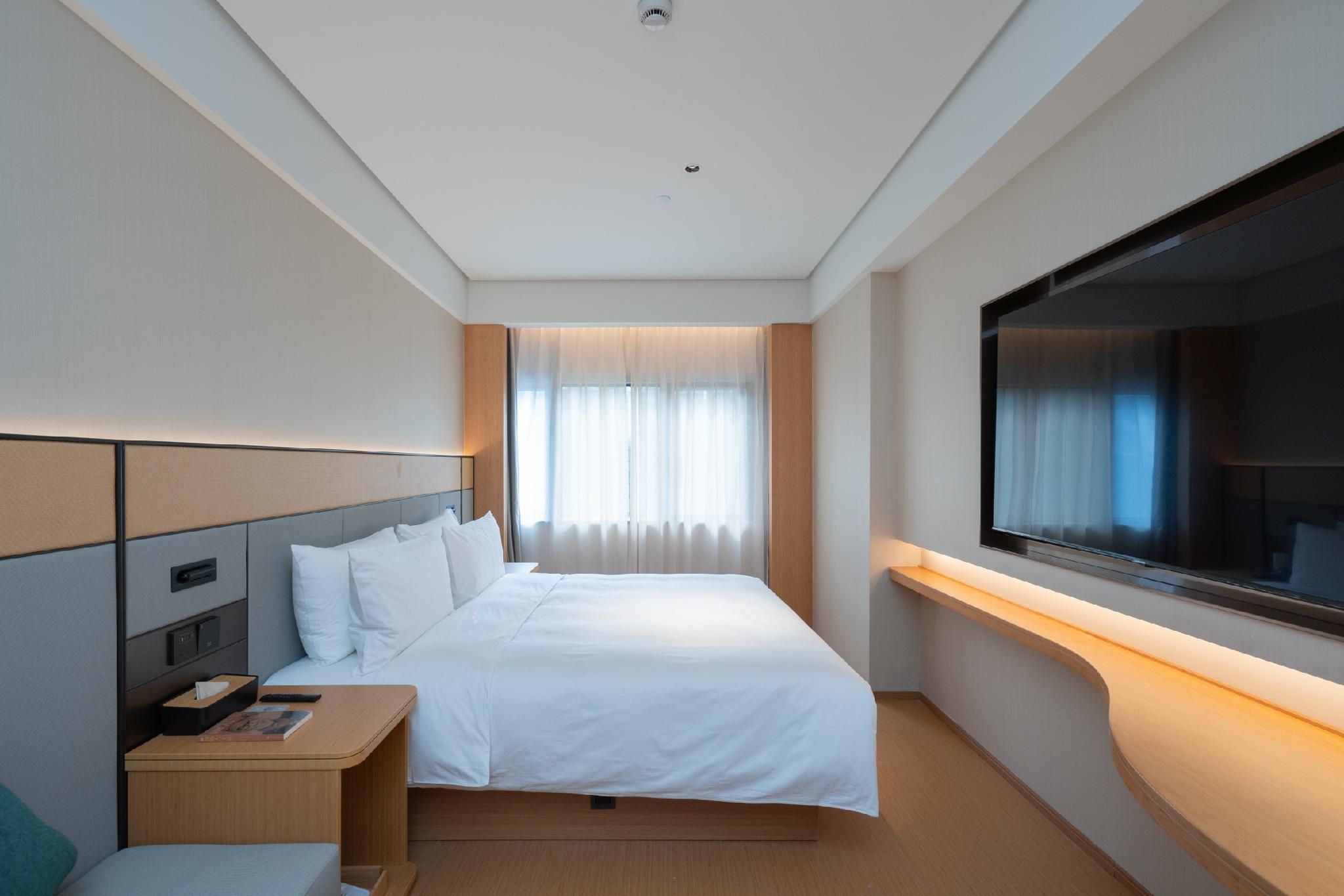 Huazhu - Superior BedRoom