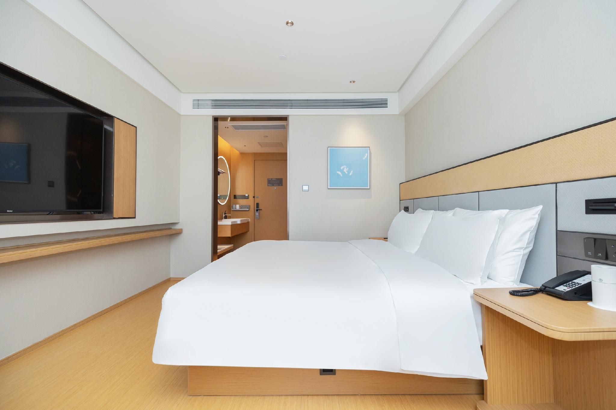 Huazhu - Superior BedRoom