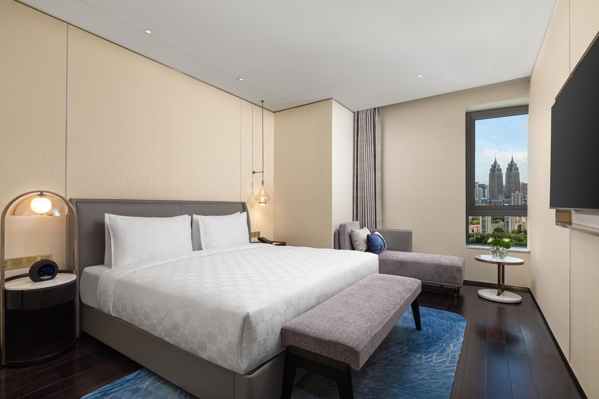 1 Bedroom Suite Lounge Access