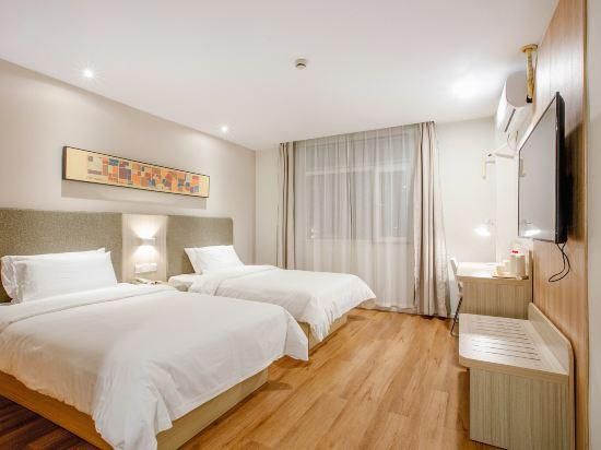 Twin Bed Room