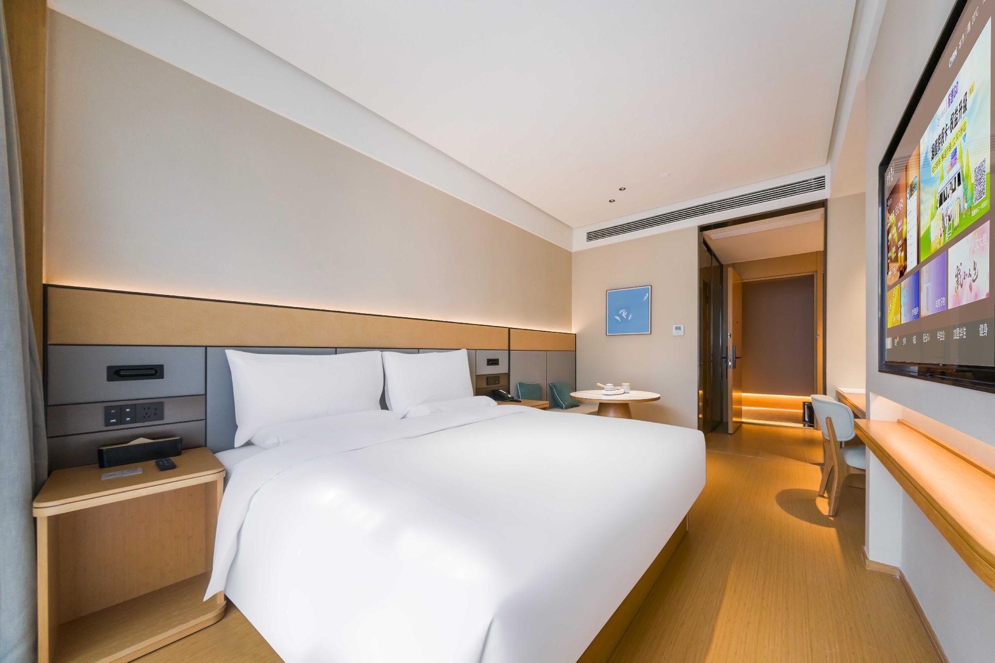 Huazhu - Deluxe Bed Room