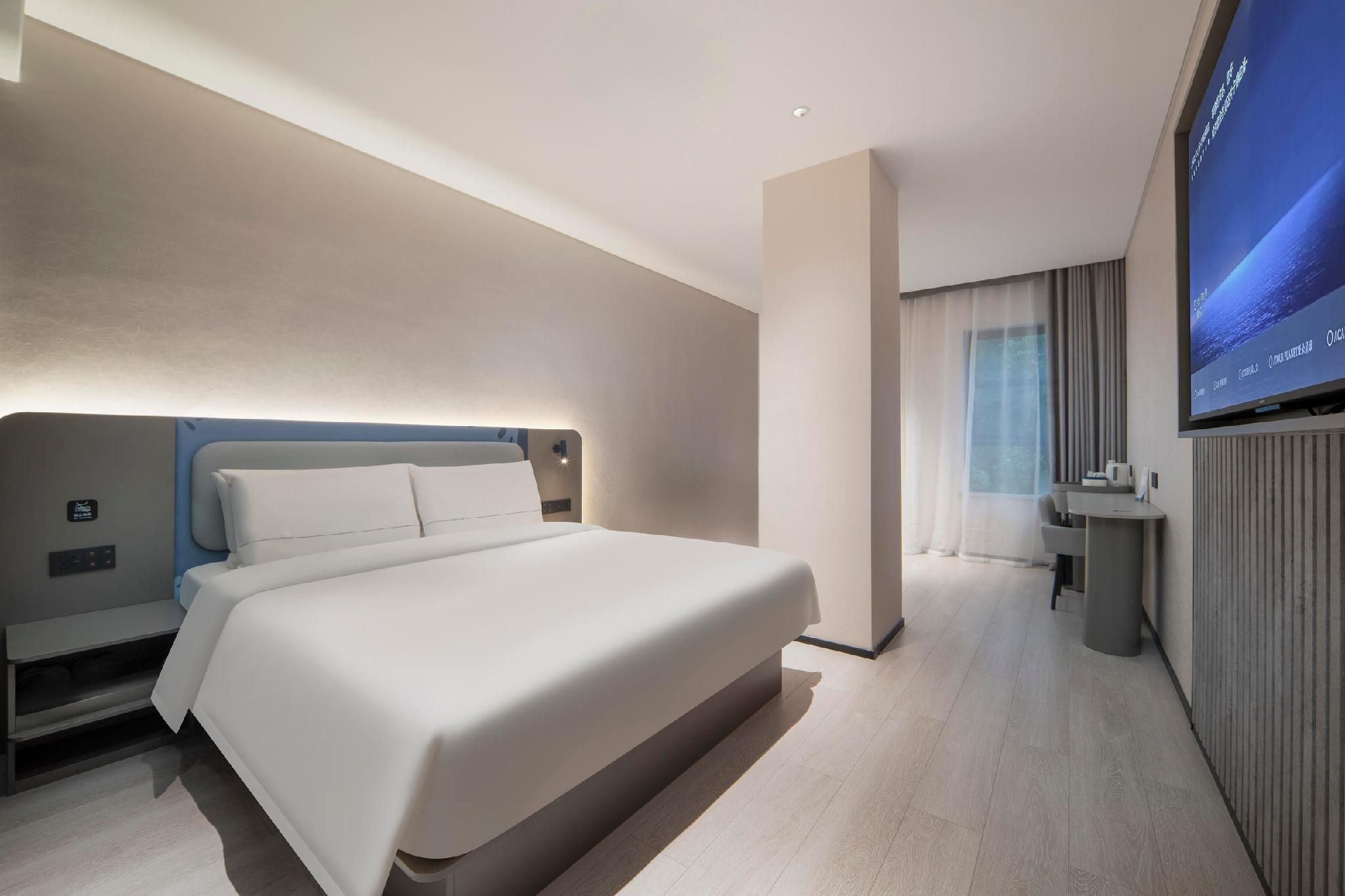 Comfort Queen Room