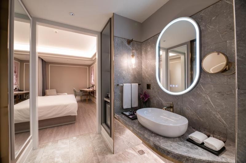 Standard King Room