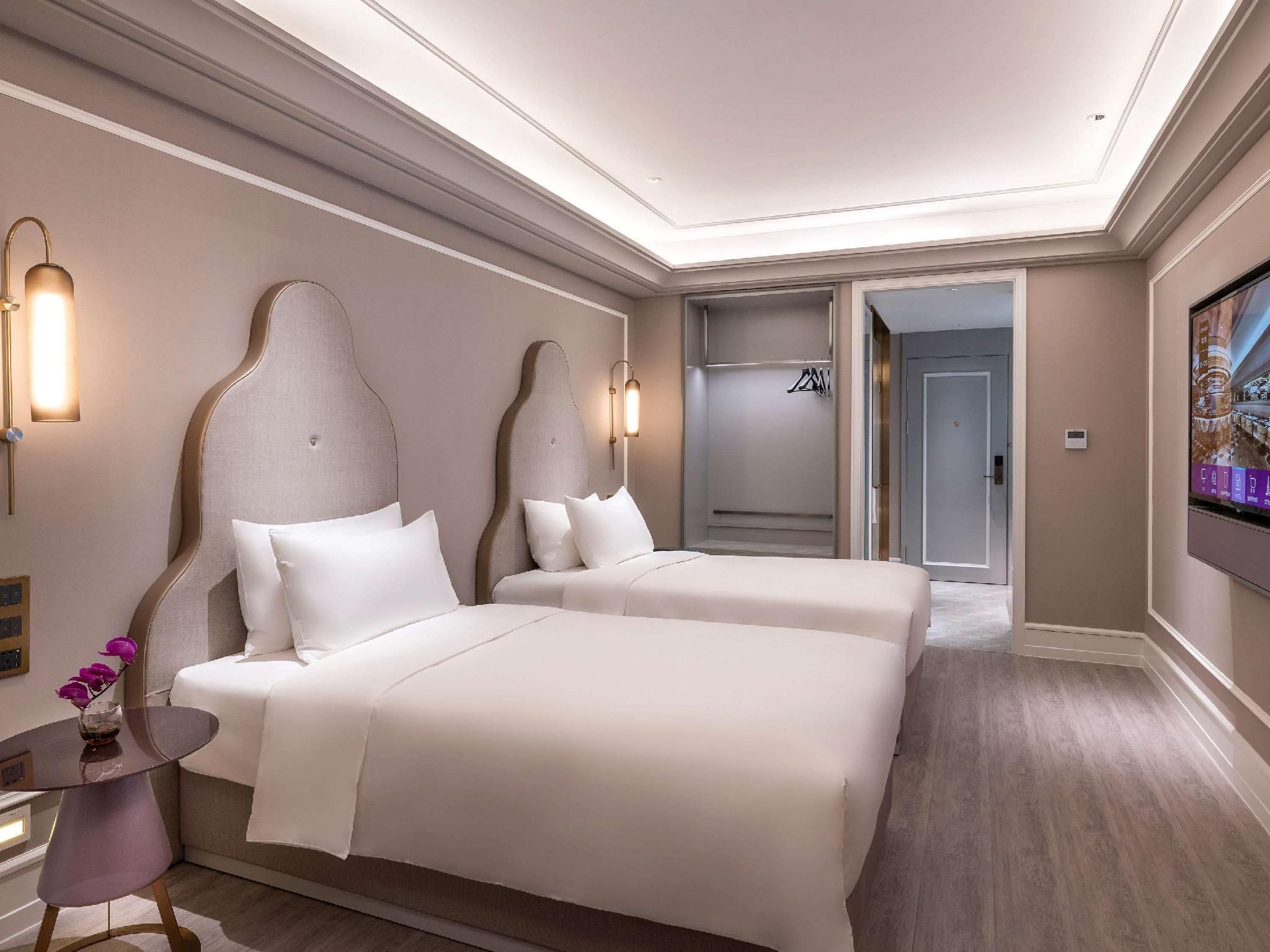 Deluxe Room with 2 Single Beds