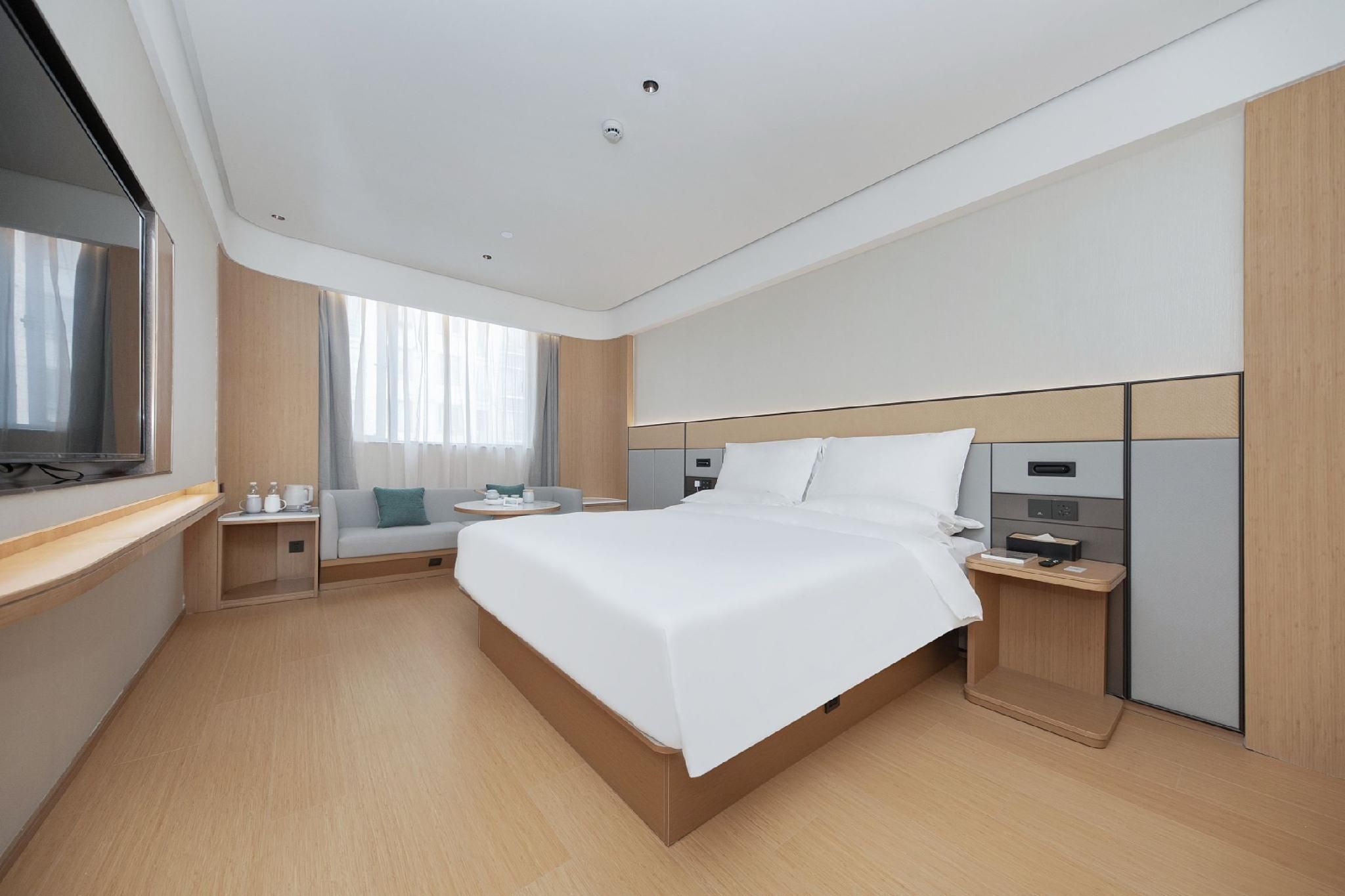 Huazhu - Deluxe Bed Room