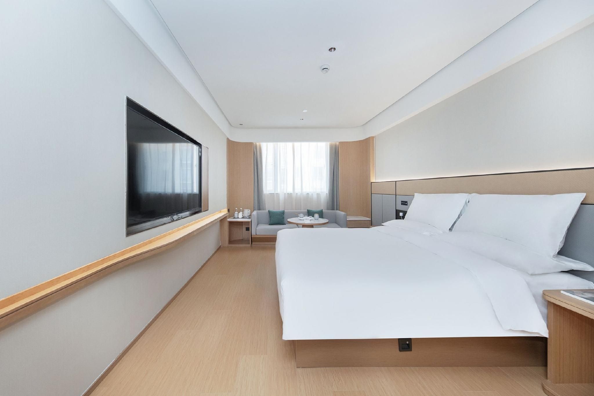 Huazhu - Deluxe Bed Room