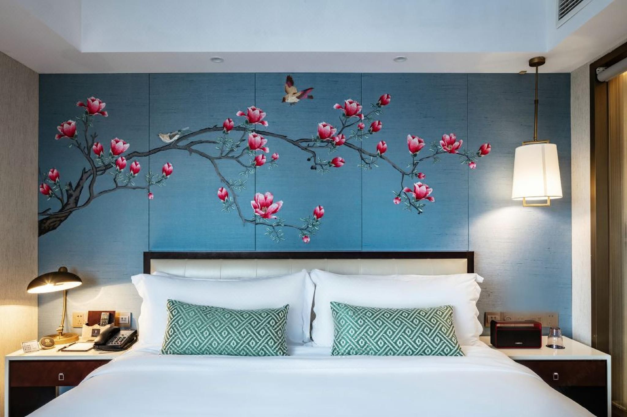 Warm Queen Room