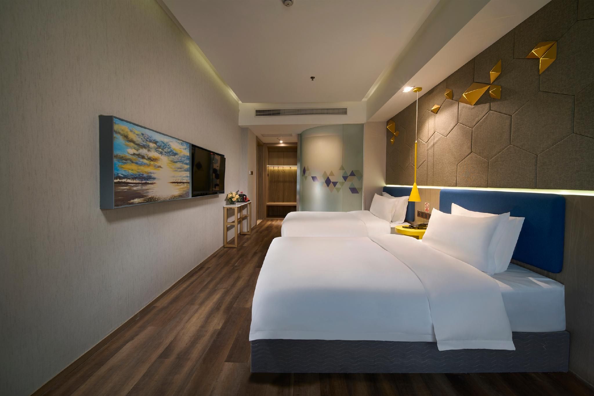 2 Bed Twin Superior Room