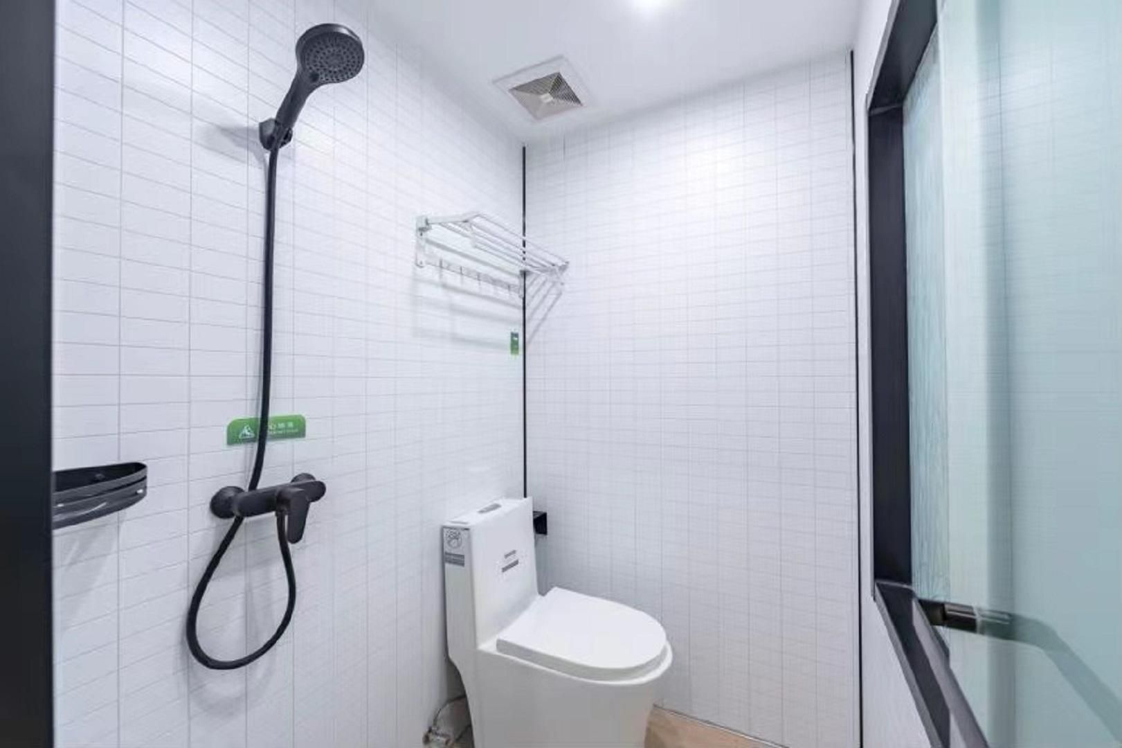 Huazhu - Room With Bed