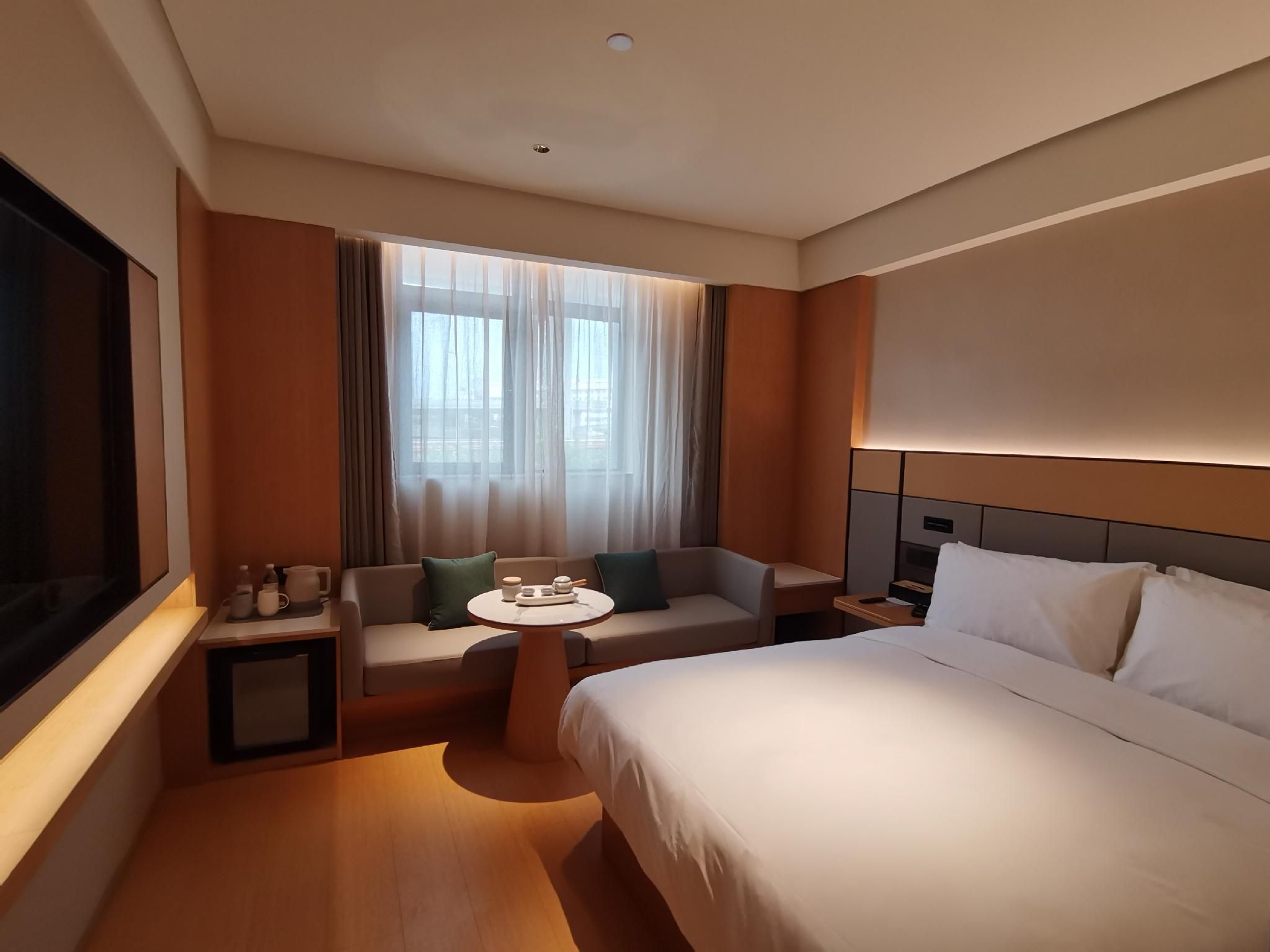 Huazhu - Room With Bed