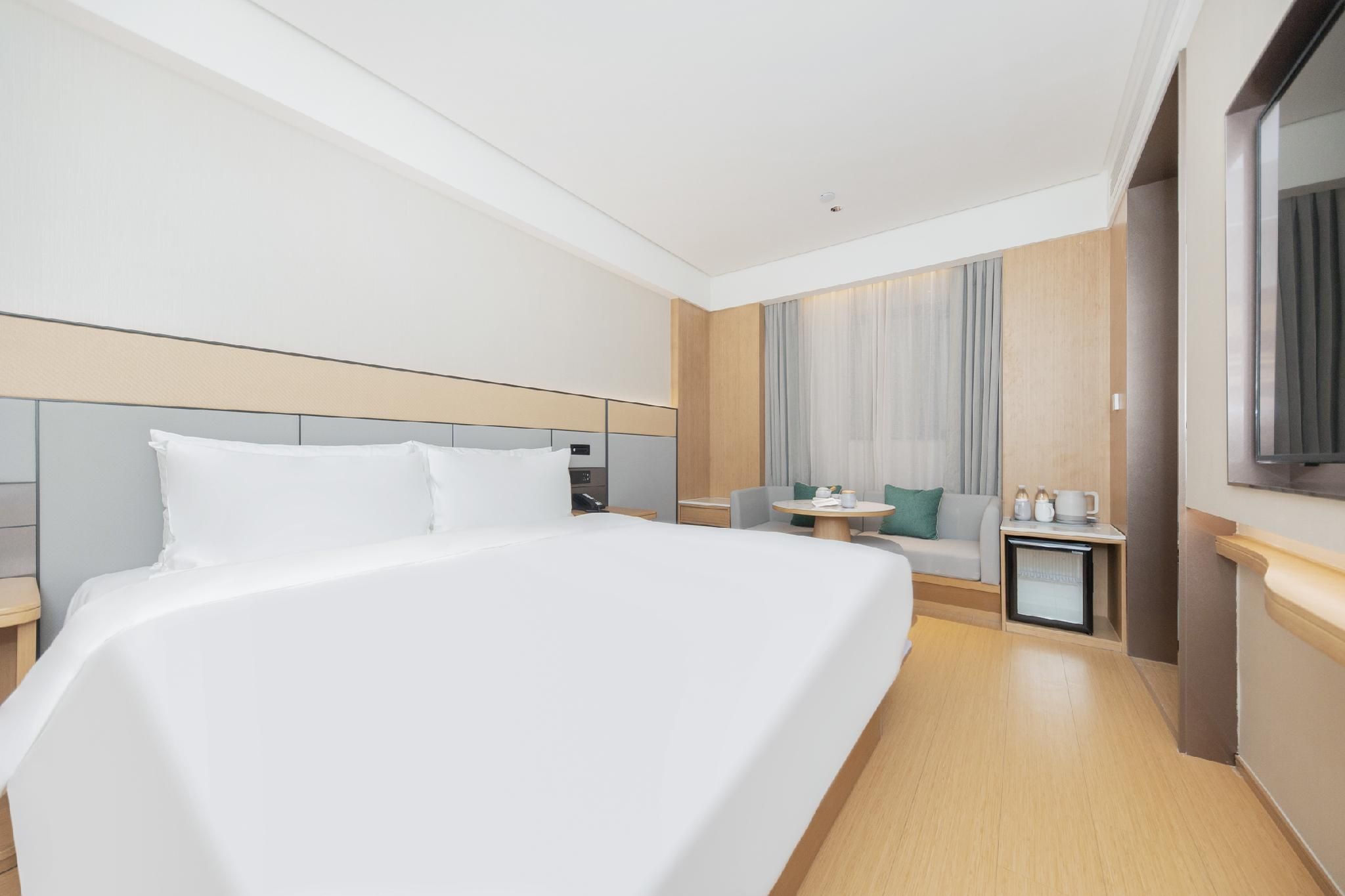 Queen Room A