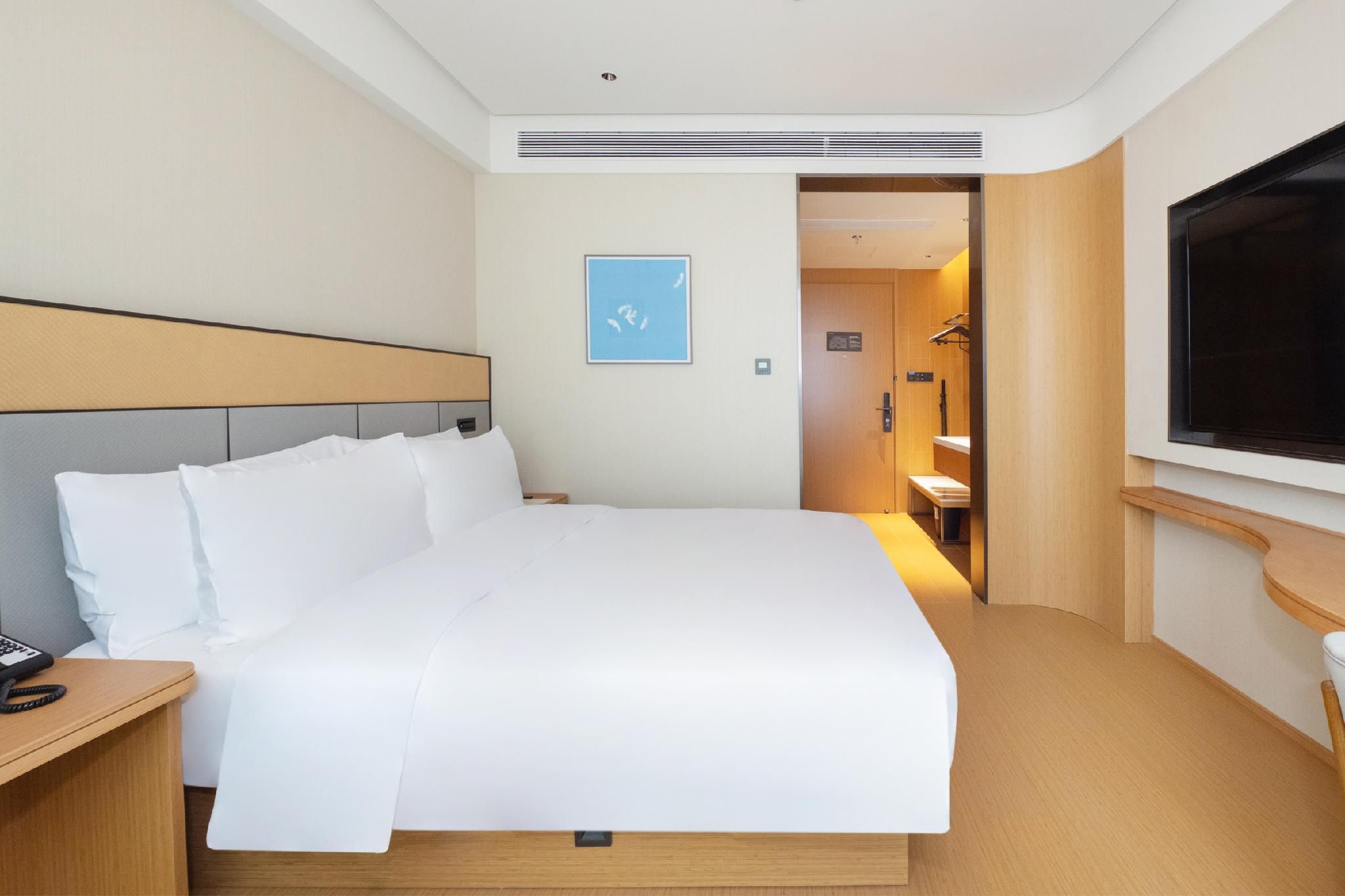 Huazhu - Superior BedRoom