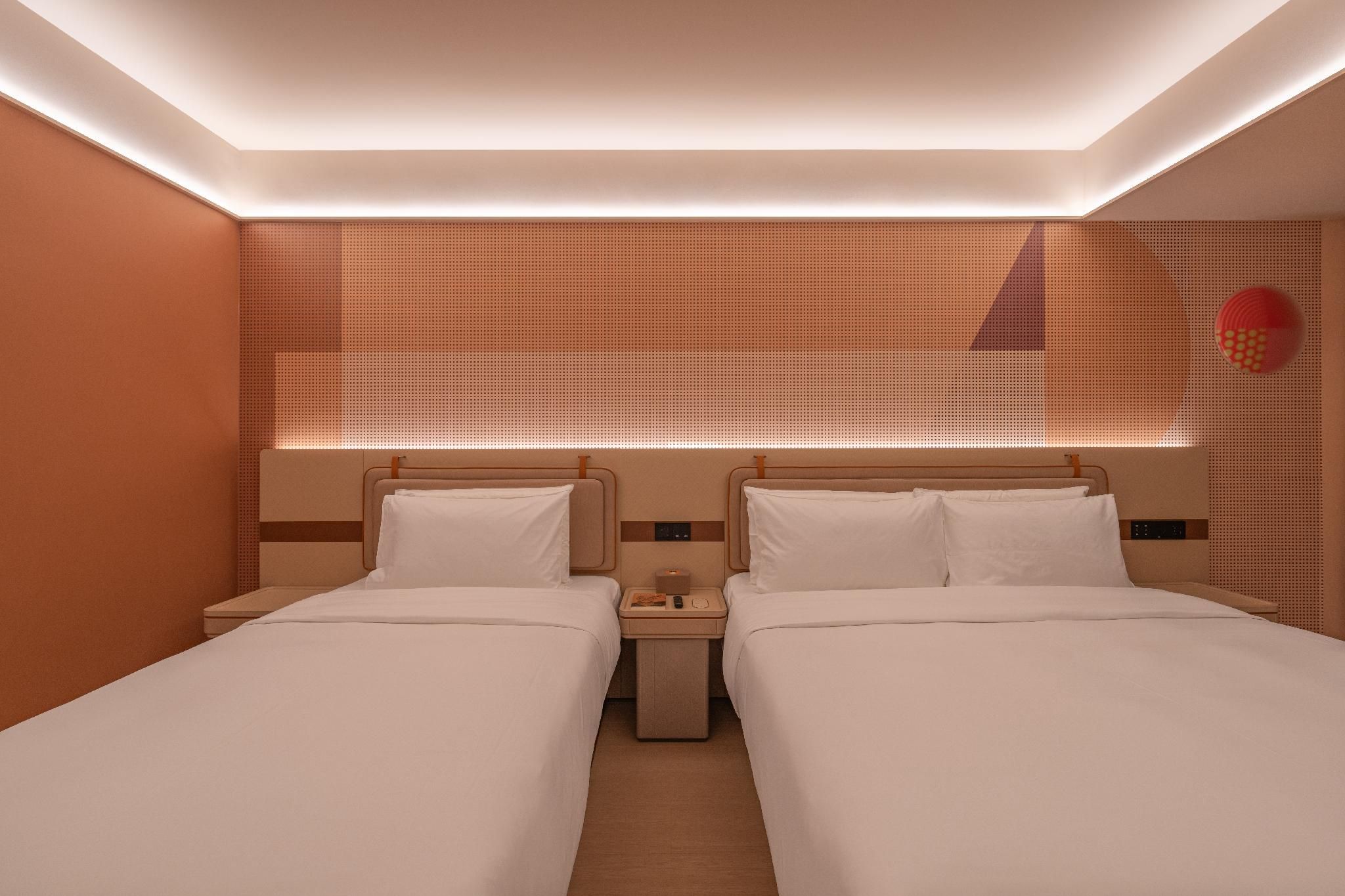 Huazhu - Family Room