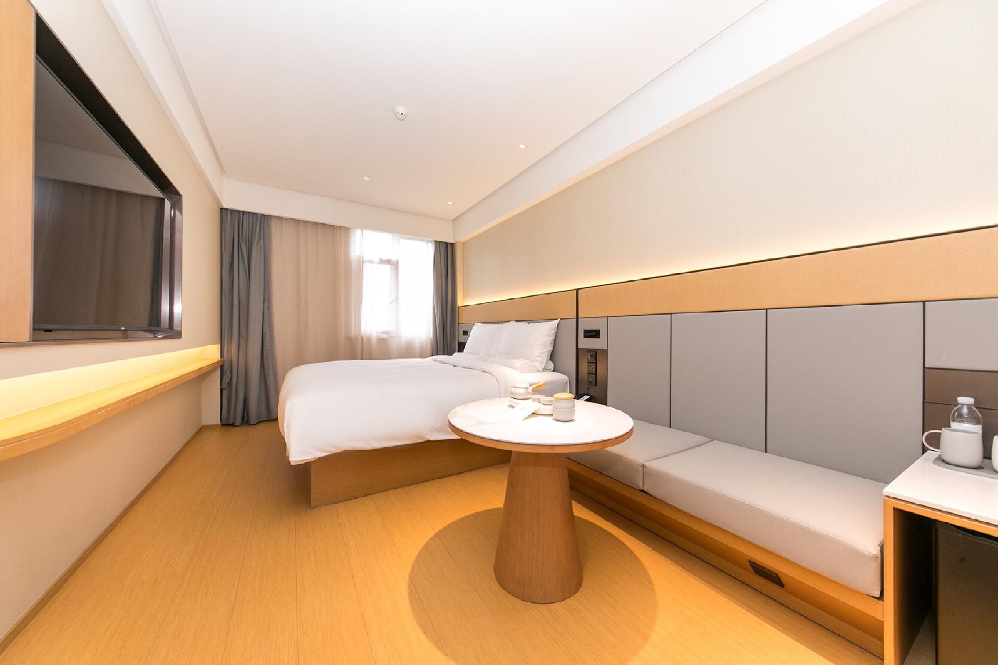 Queen Superior Room