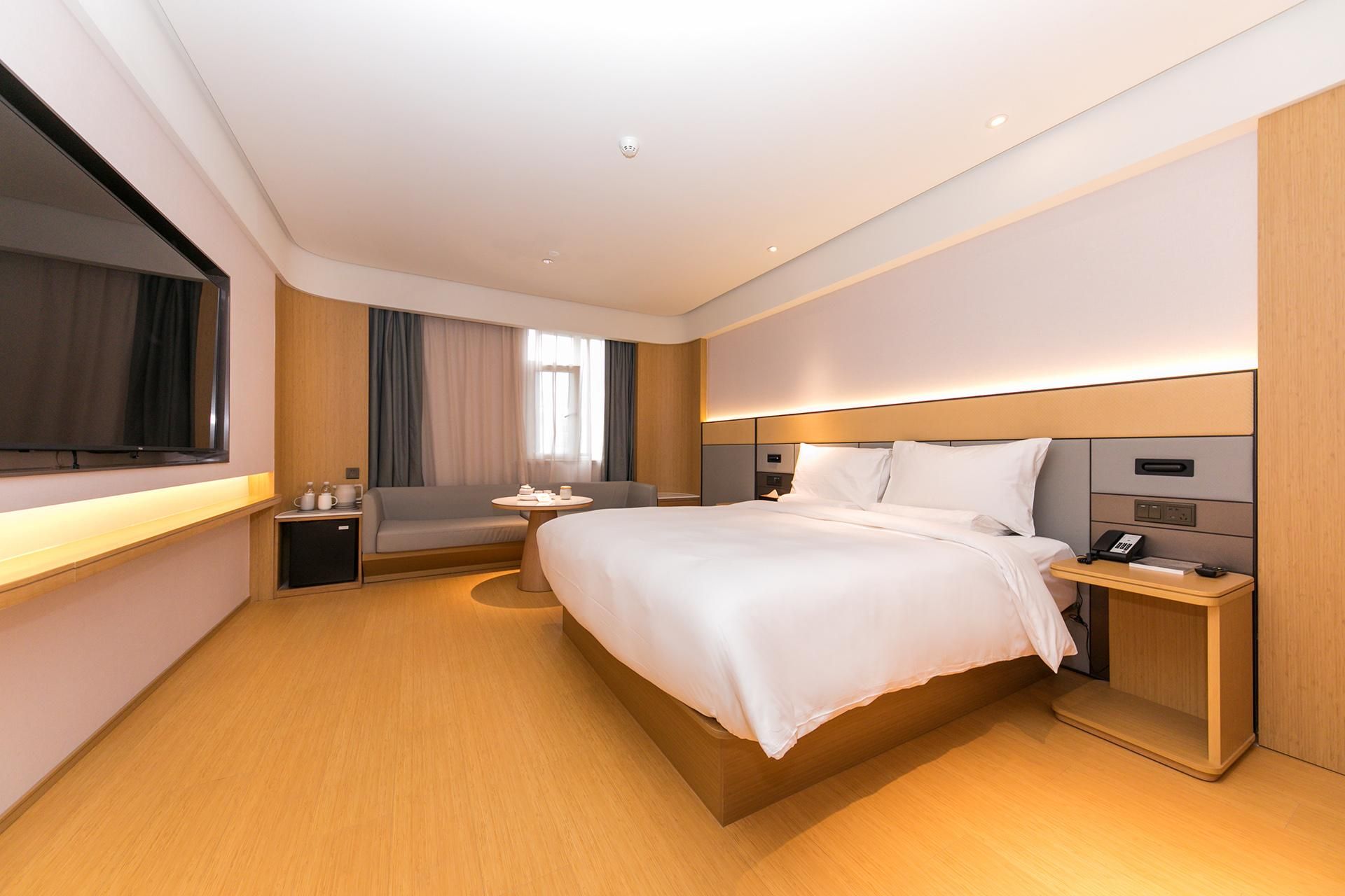 Queen Superior Room