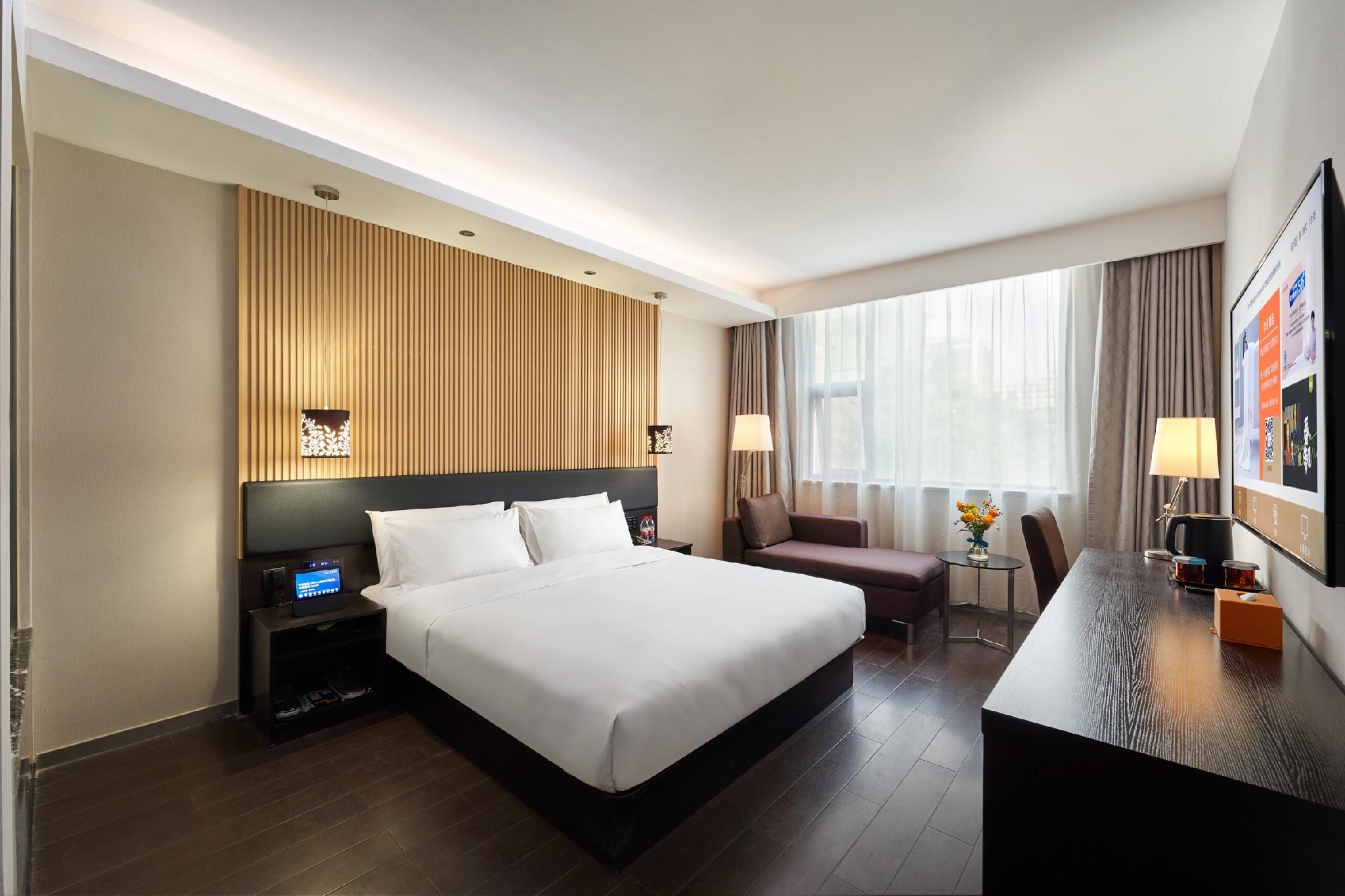 Huazhu - Select Deluxe Bed Room