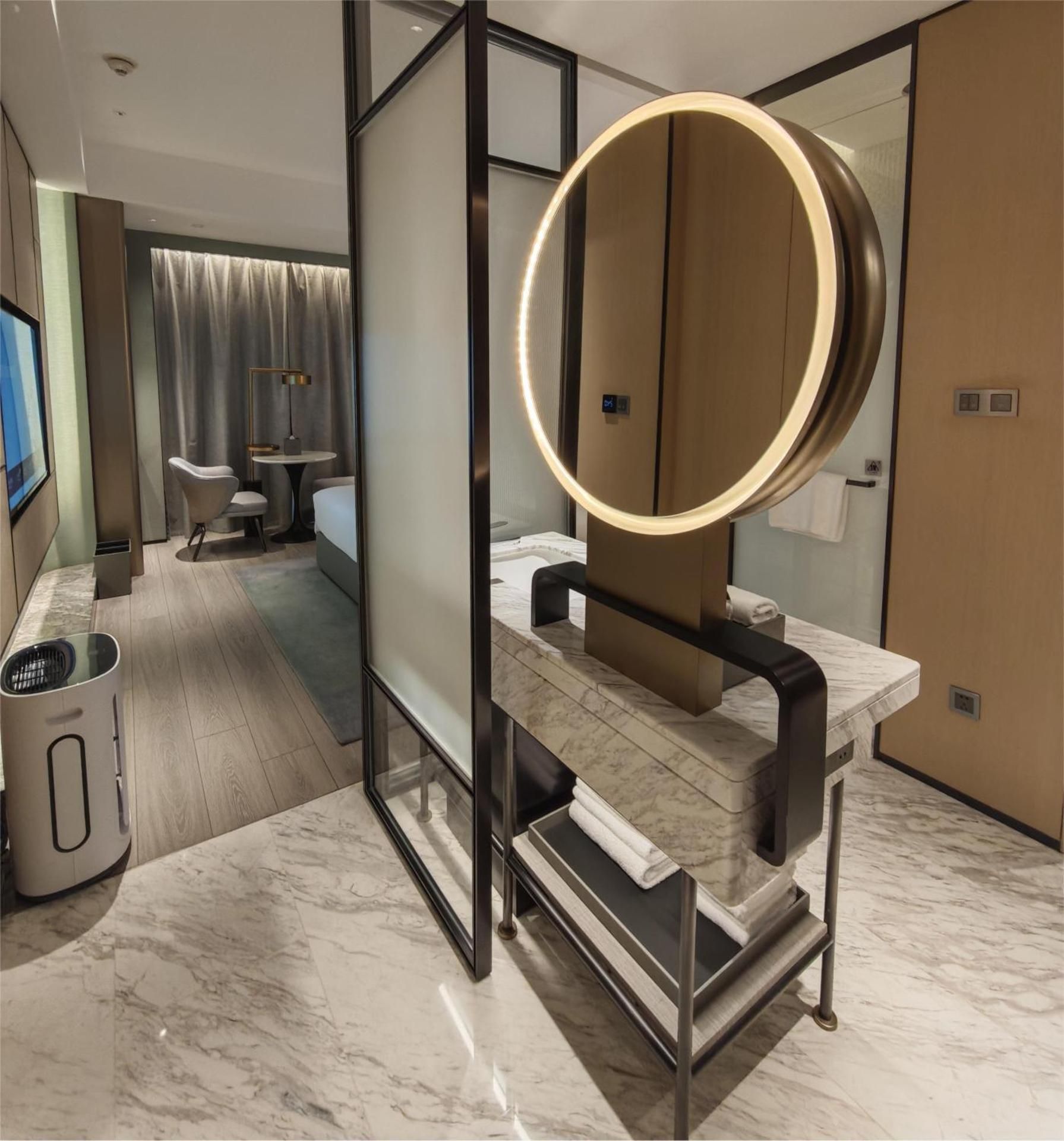 Superior Room - King Bed