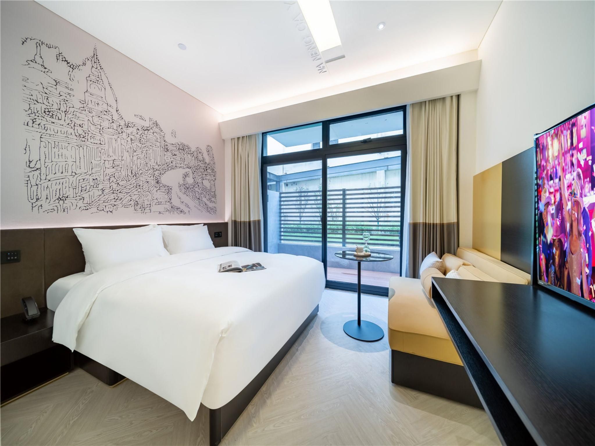 Huazhu - Executive Single Room Apartment