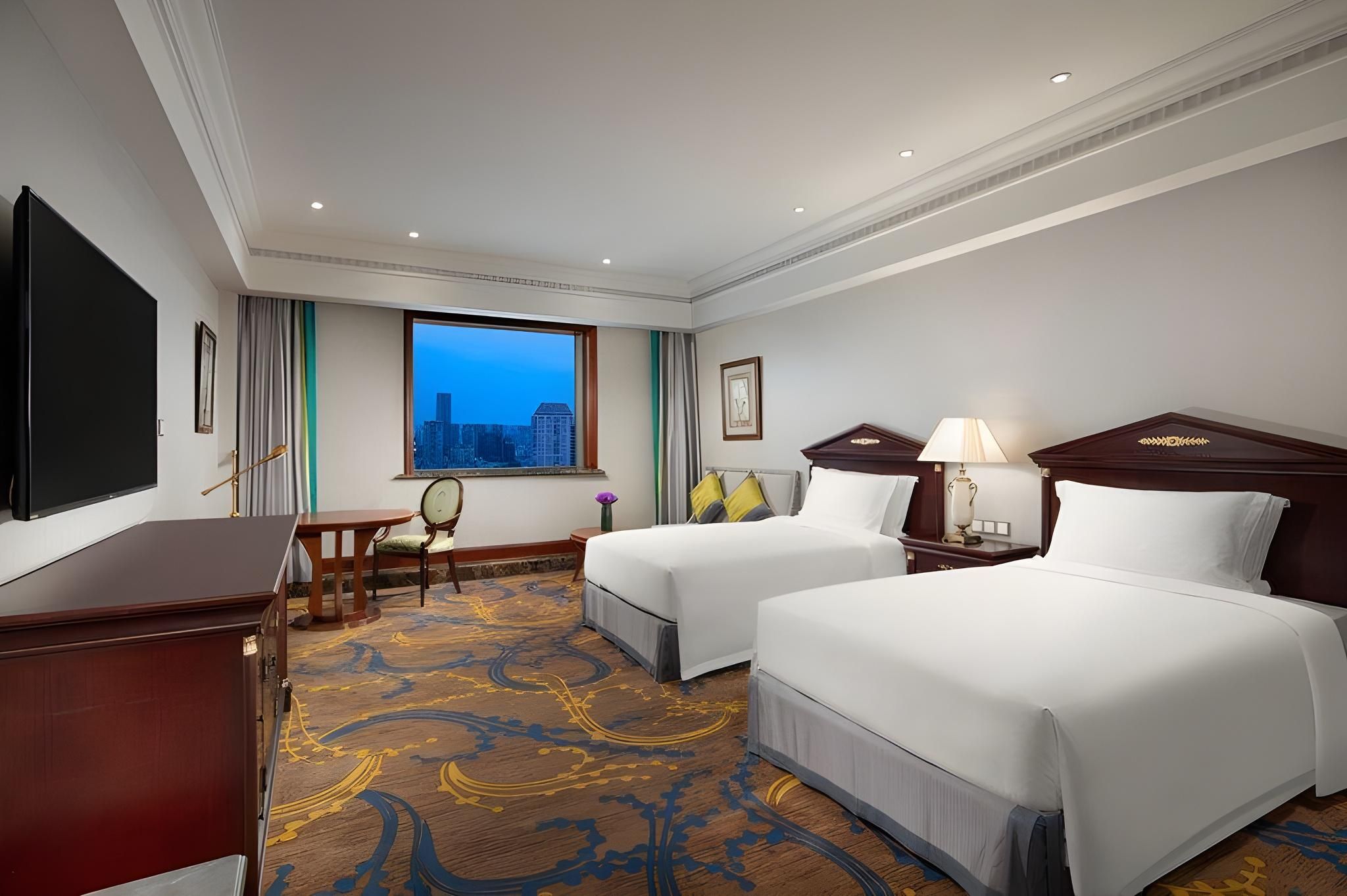 1 King Junior Suite