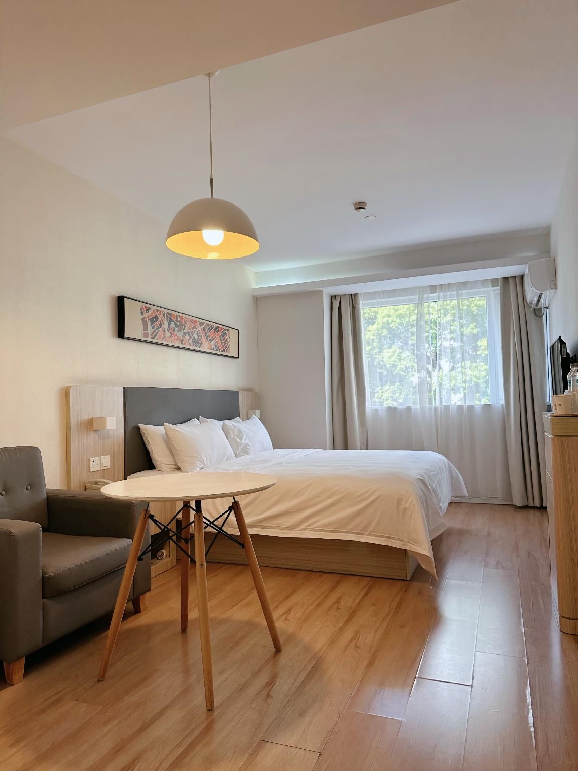 Queen Superior Room