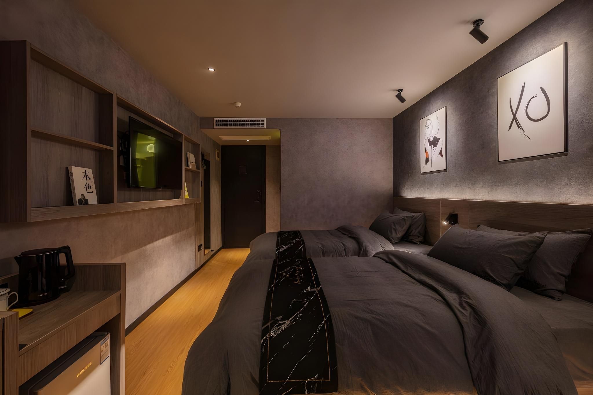 Guest Room - Twin Beds