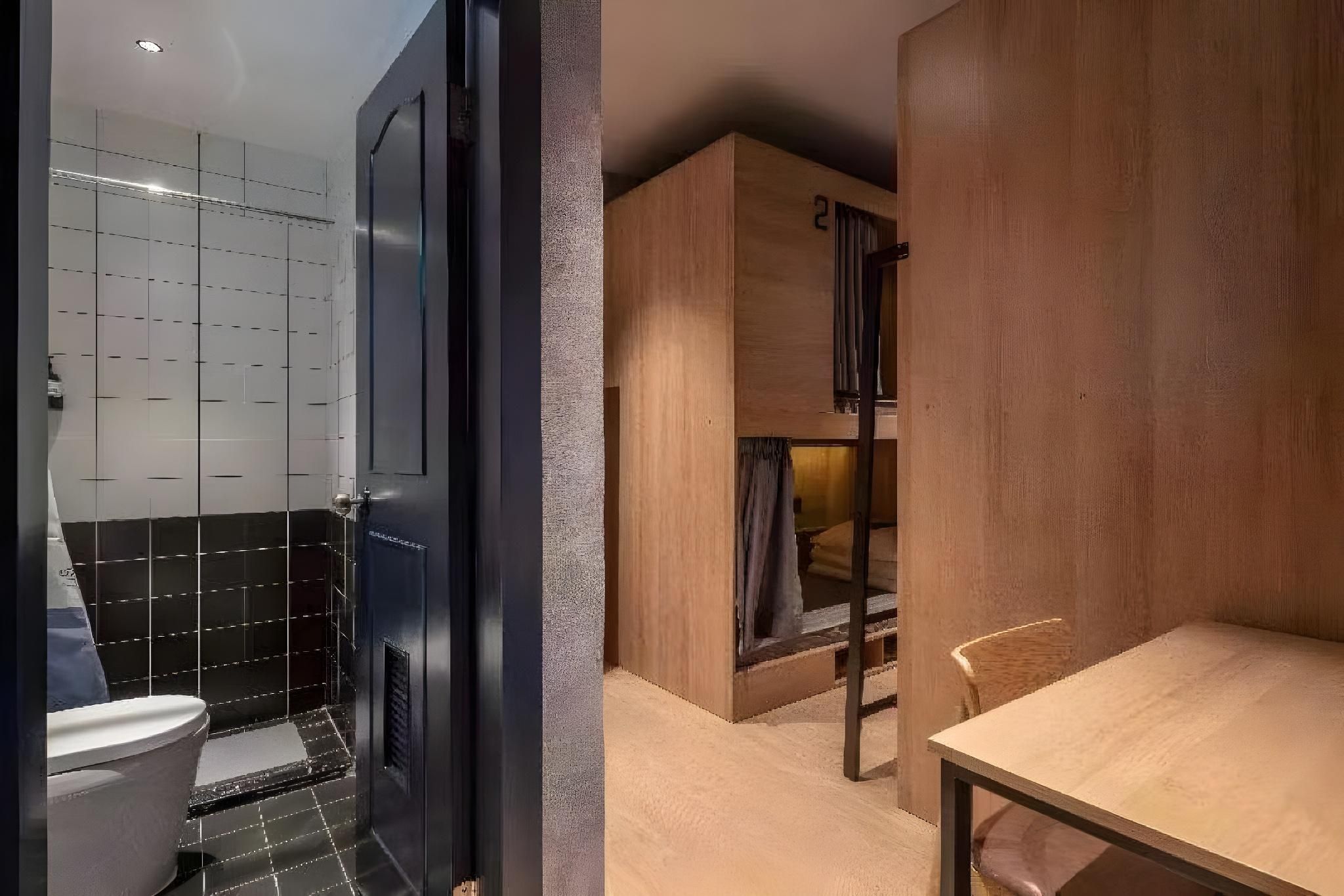 Single Bunk Bed In 4-Bed Male Dormitory Room
