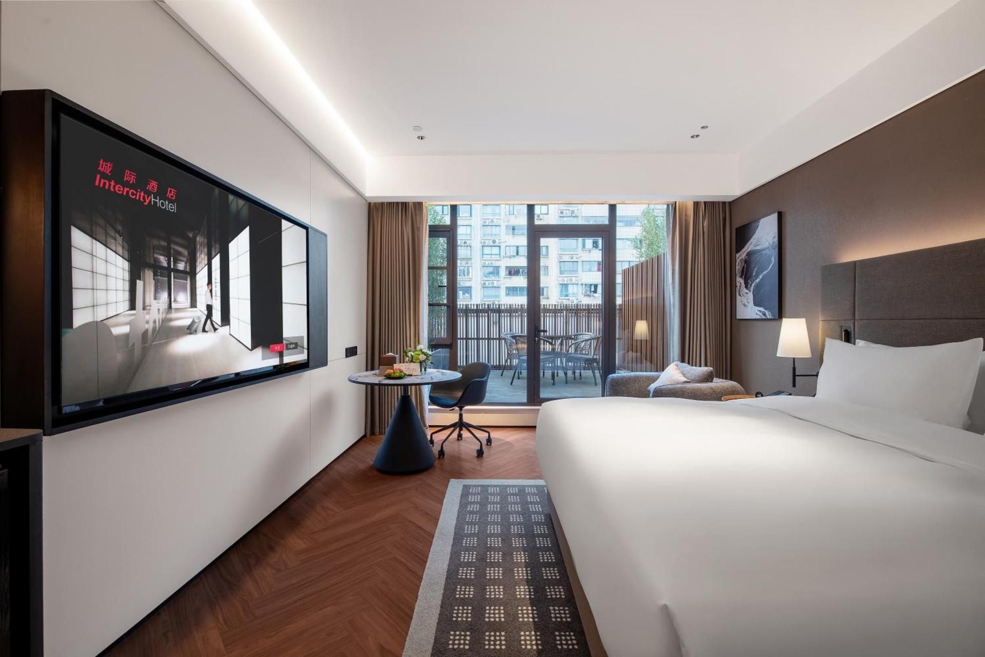 Double Room with Balcony (2 Adults + 1 Child)