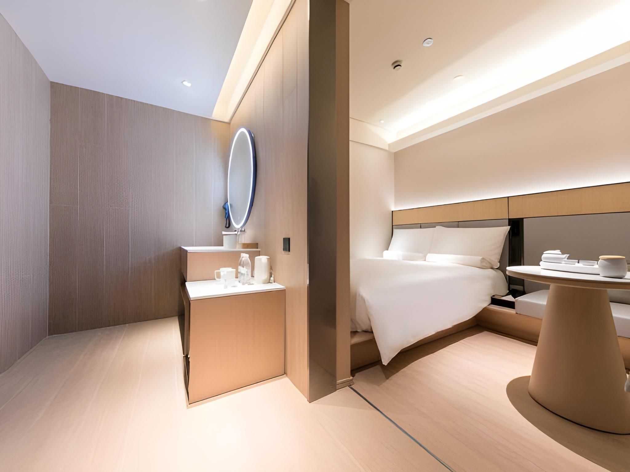Hotel Queen Room