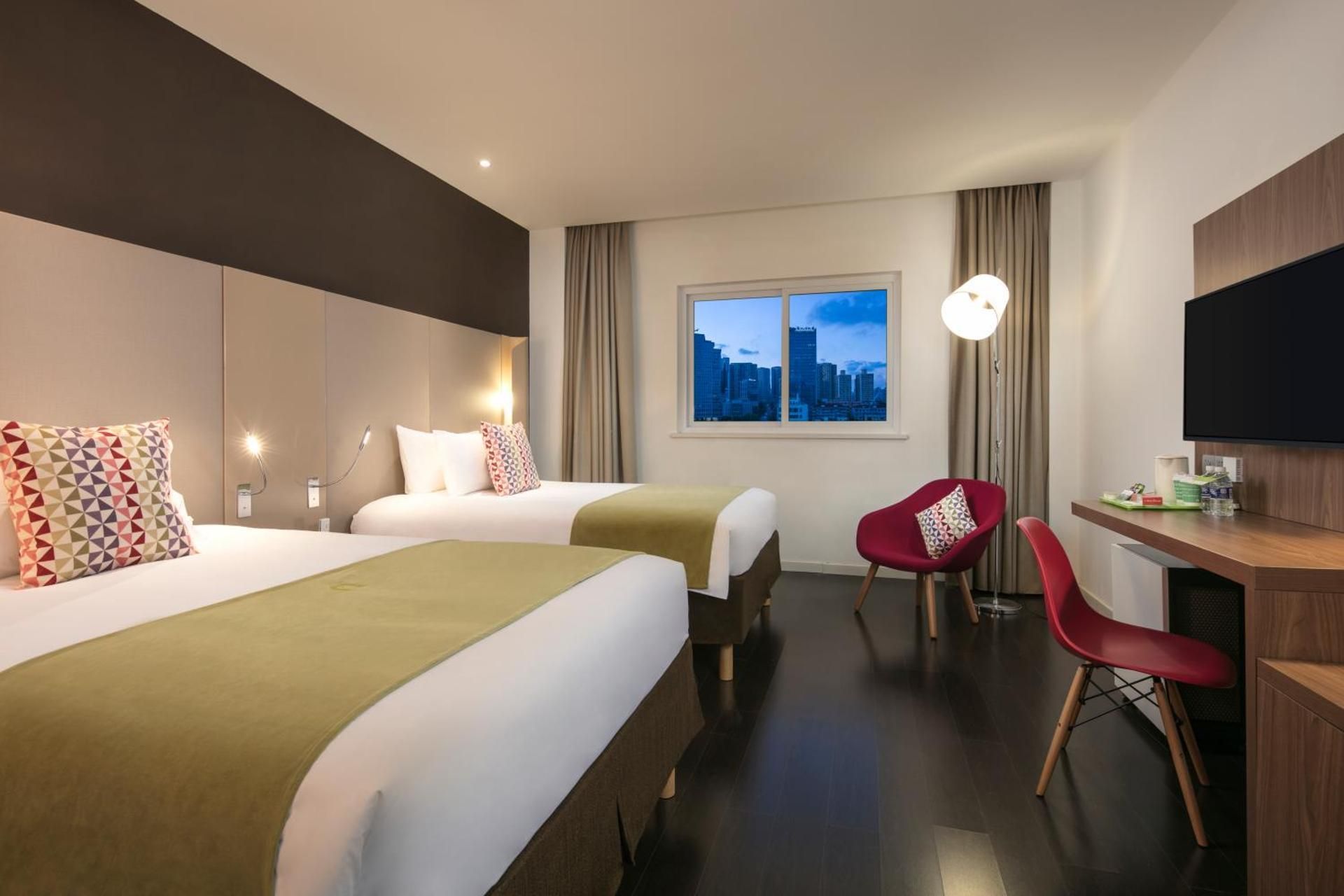 WH - Deluxe Room Twin