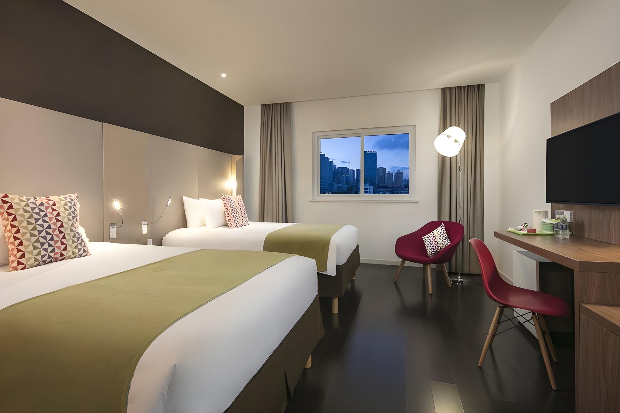 WH - Deluxe Bed Room