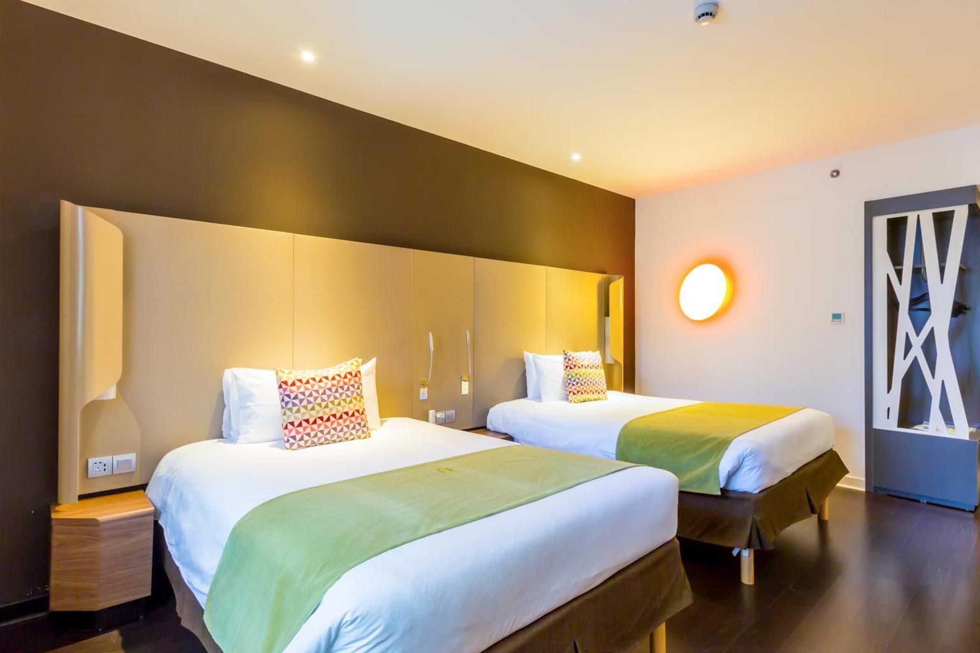 WH - Deluxe Room Twin