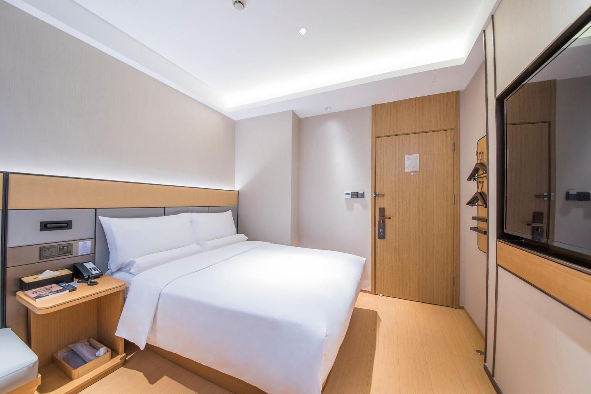 Queen Room A
