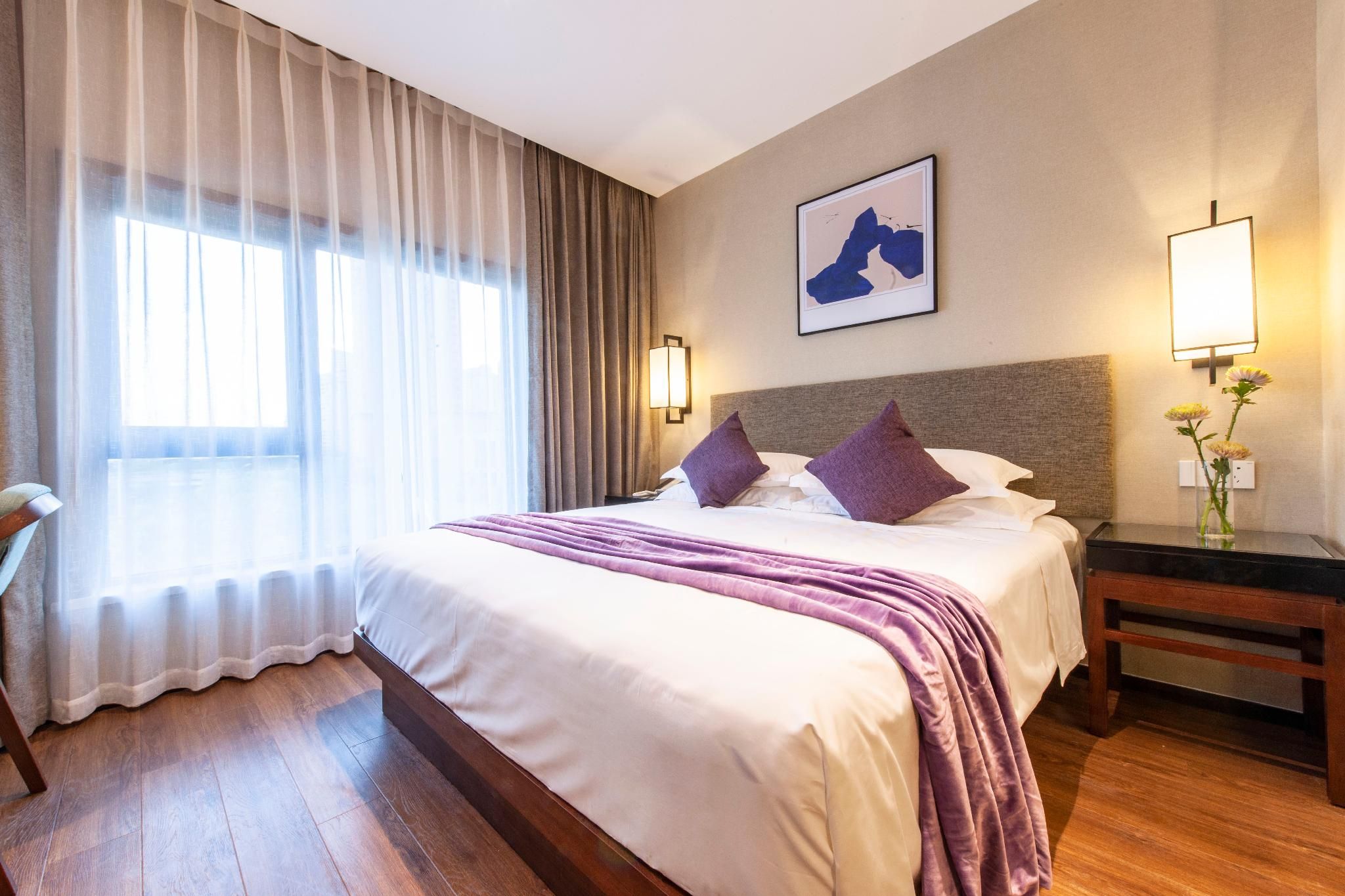 Deluxe Queen Queen Room