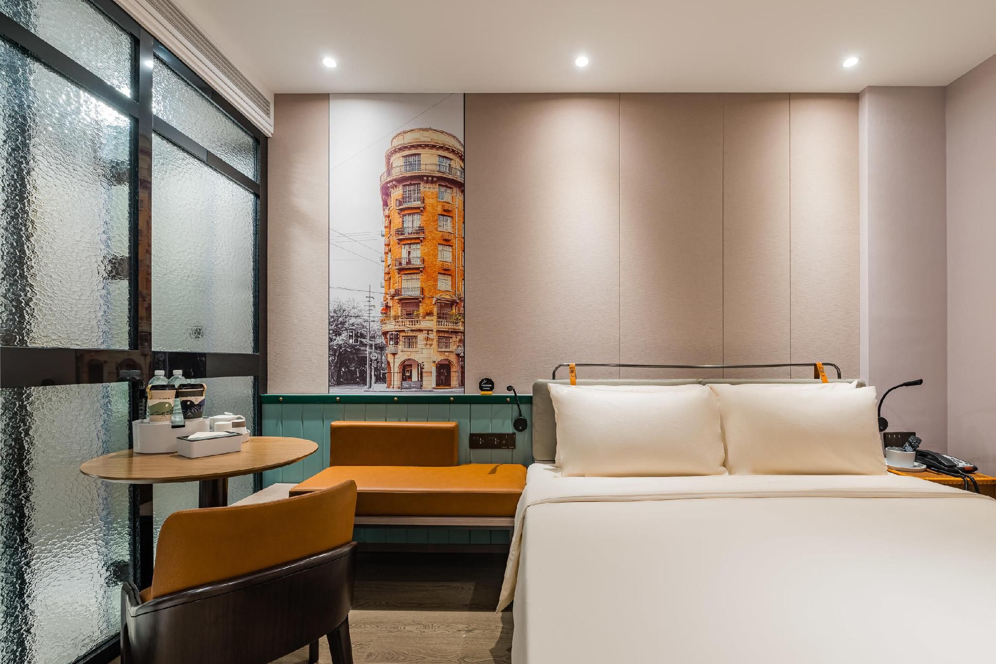 Comfort Queen Room