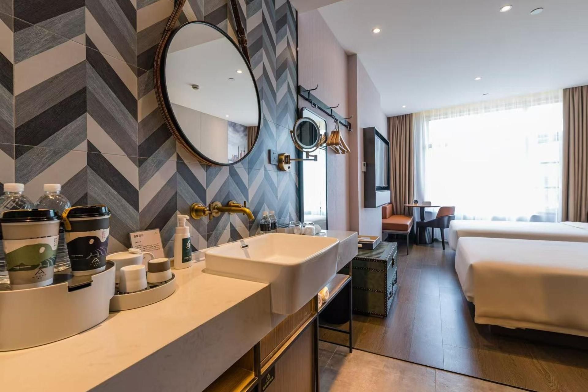 Super Suite