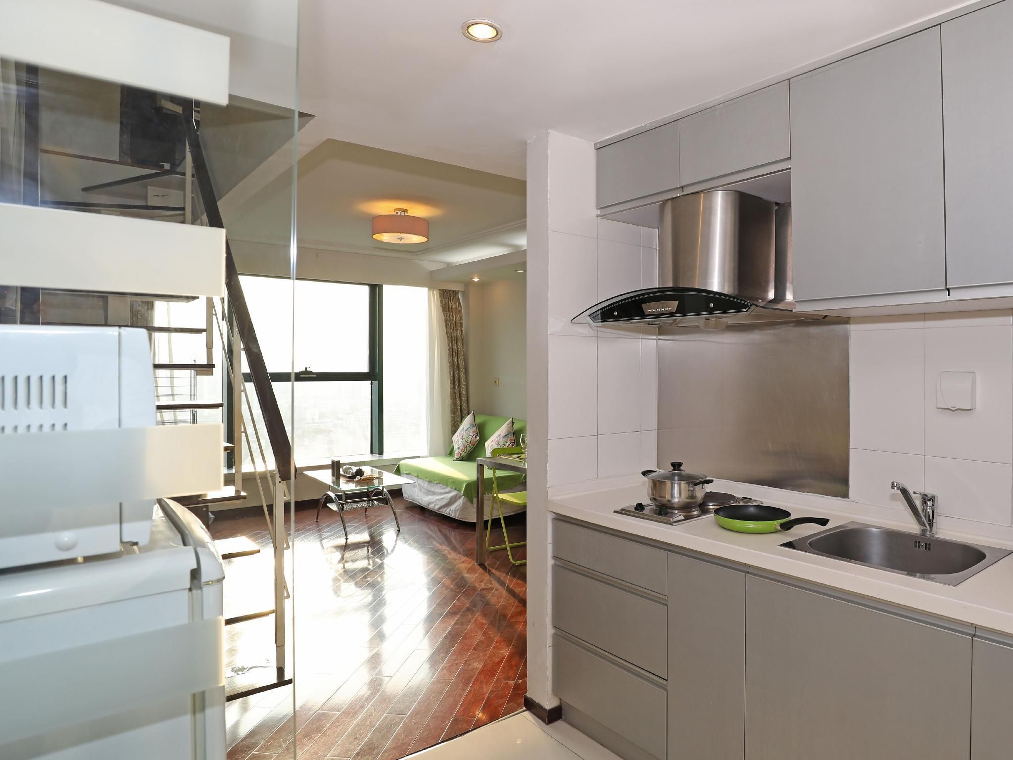 Loft City View Queen Bed