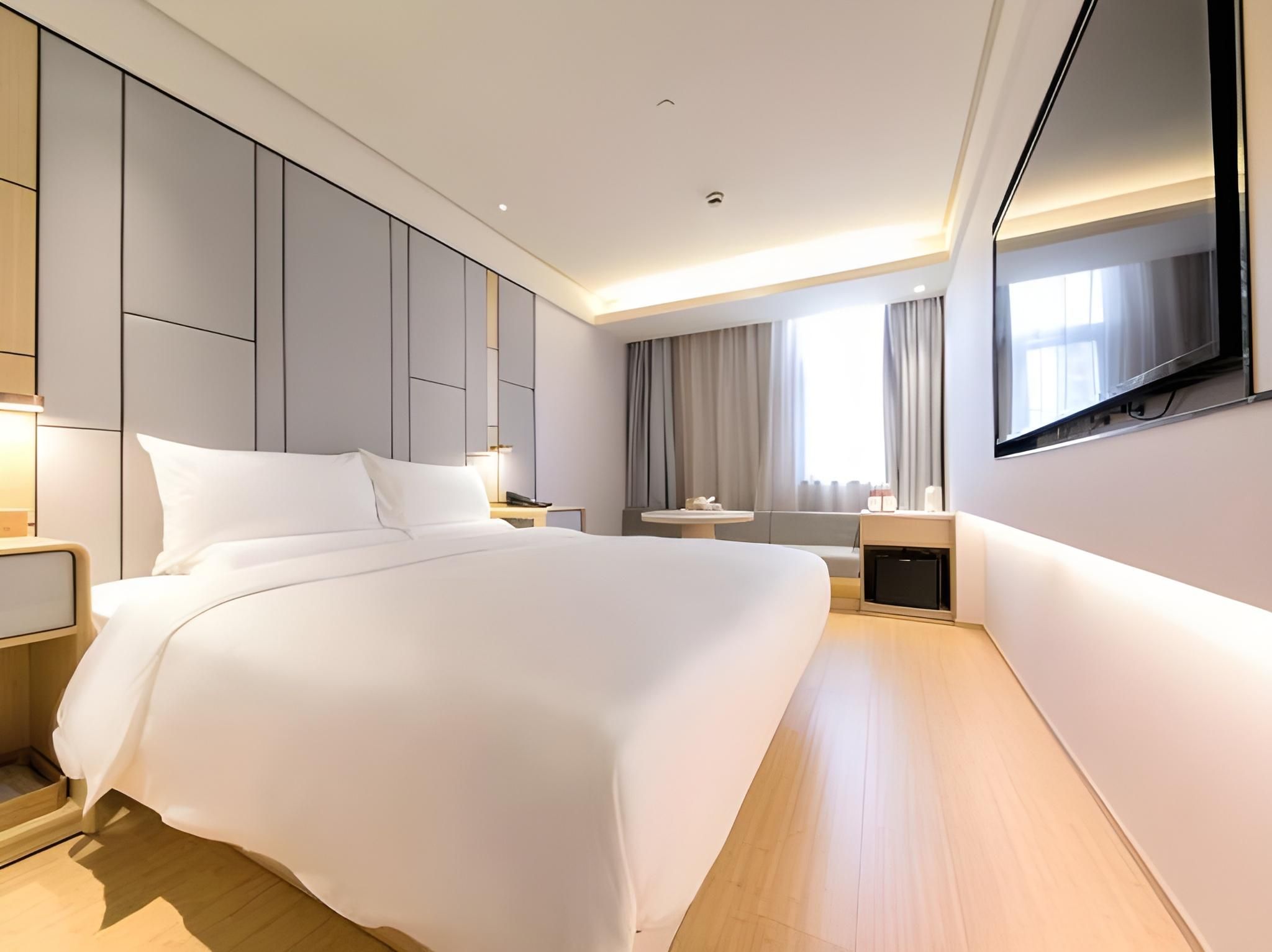 Business Queen Room